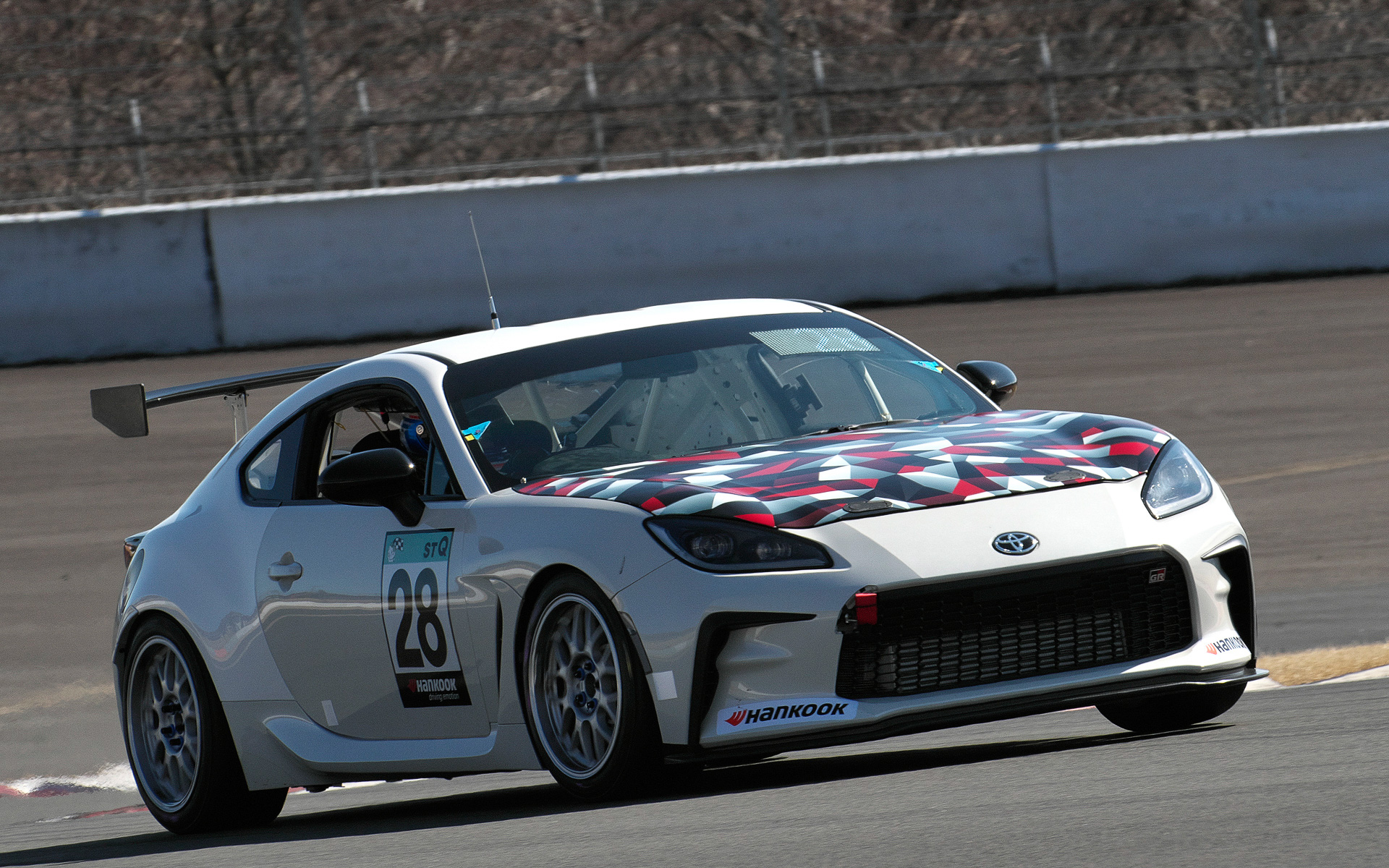 新開発の直列3気筒1.4リッターターボを搭載するGR86CNF