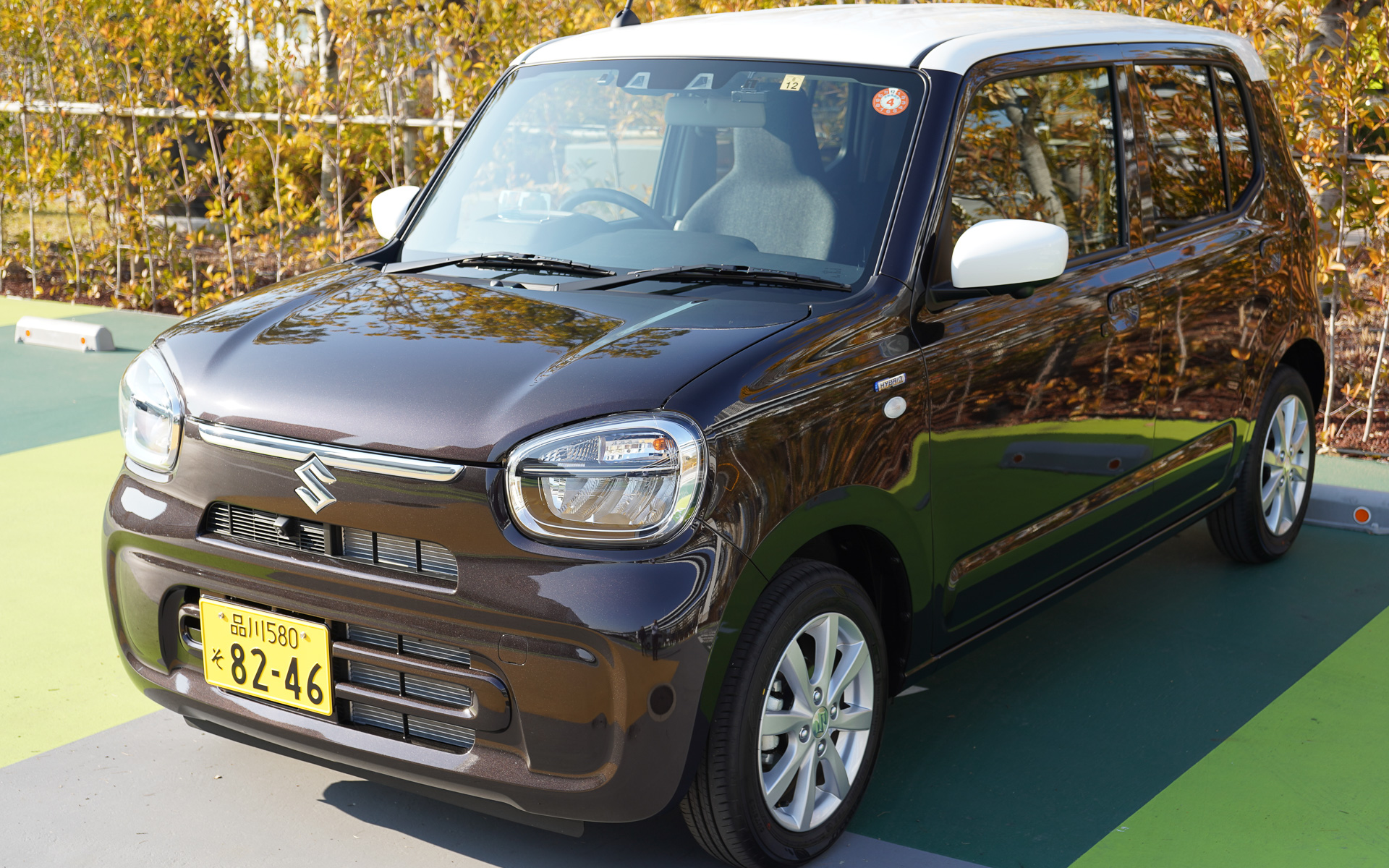 スズキの新型「アルト HYBRID X」（2WD、CVT）、全方位モニター付ディスプレイオーディオ装着車。車両本体の価格は125万9500円、メーカーオプションとなる全方位モニター付ディスプレイオーディオの価格は11万2200円