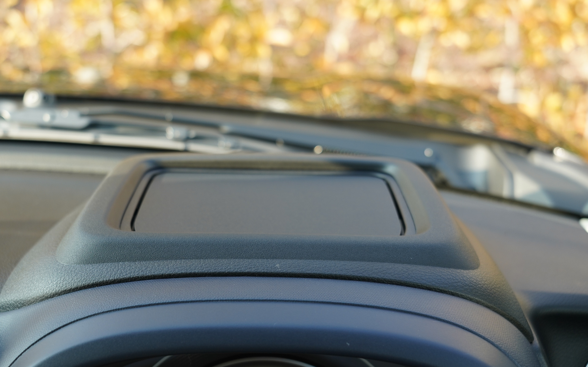 ヘッドアップディスプレイが出てくる様子