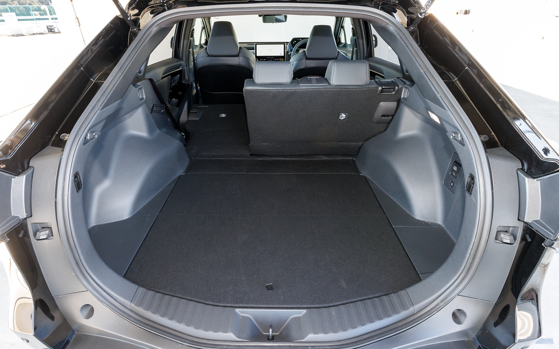 リアシートは6：4の分割可倒式