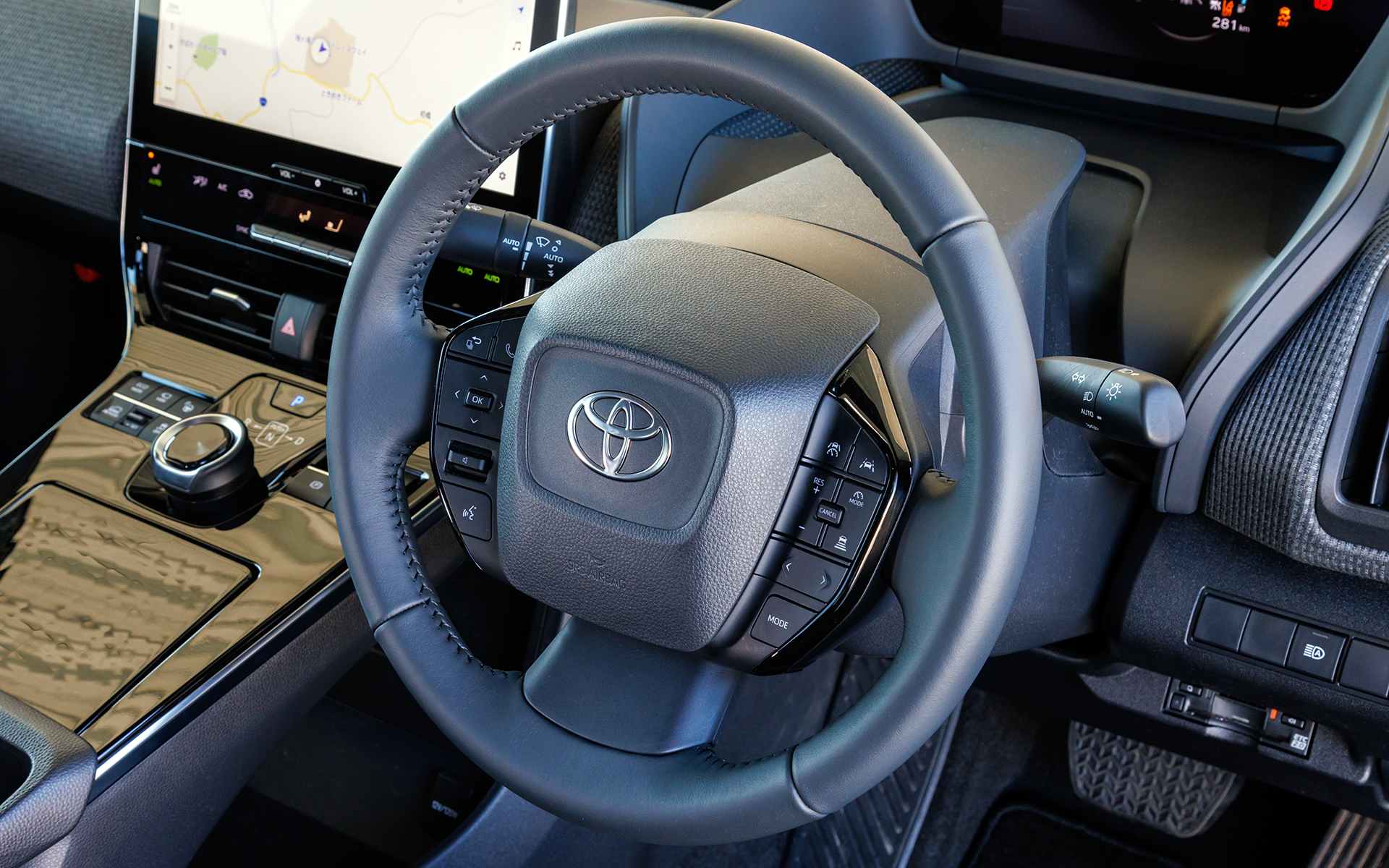 ステアリングまわり