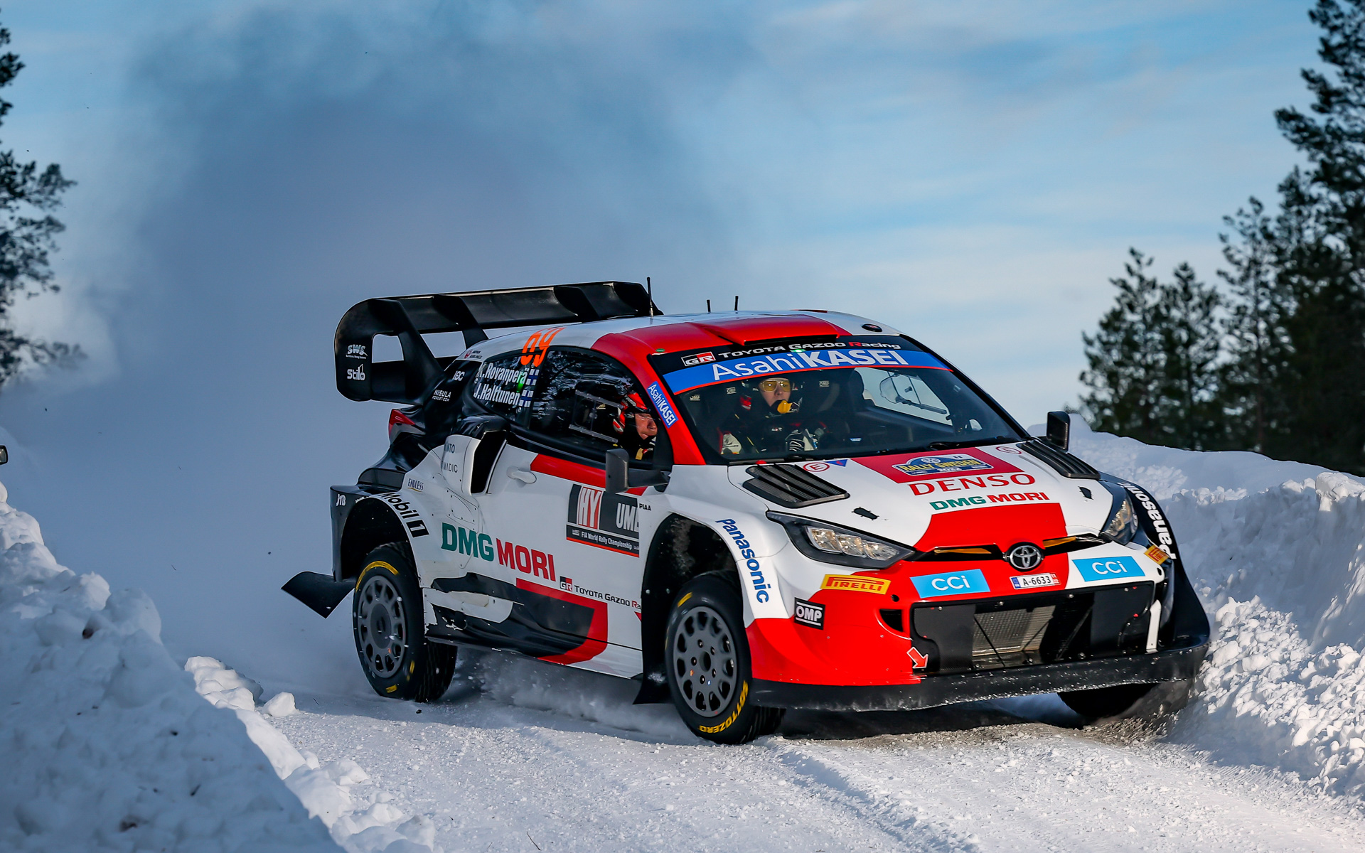 69号車「GRヤリス ラリー1」のカッレ・ロバンペラ/ヨンネ・ハルットゥネン組