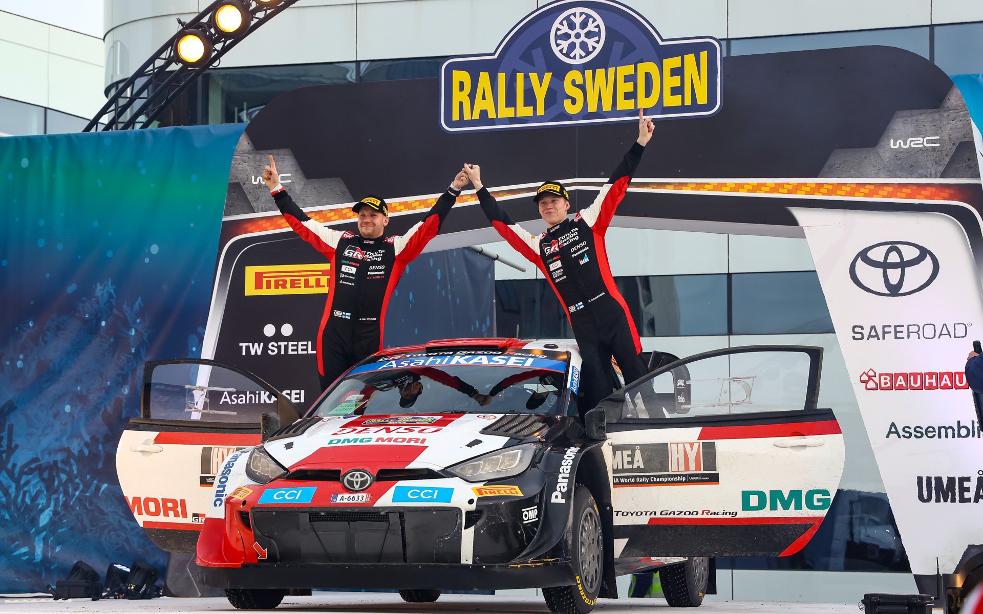 69号車「GRヤリス ラリー1」のカッレ・ロバンペラ/ヨンネ・ハルットゥネン組