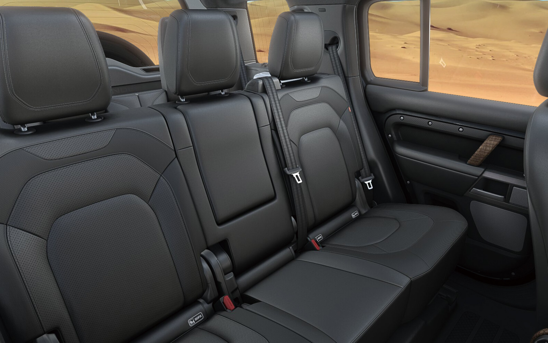 14ウェイ電動フロントシートや電動調整ステアリングコラム、エクステンデッドレザーアップグレードがセットになったプレミアムアップグレードインテリアパックが標準装備となっている