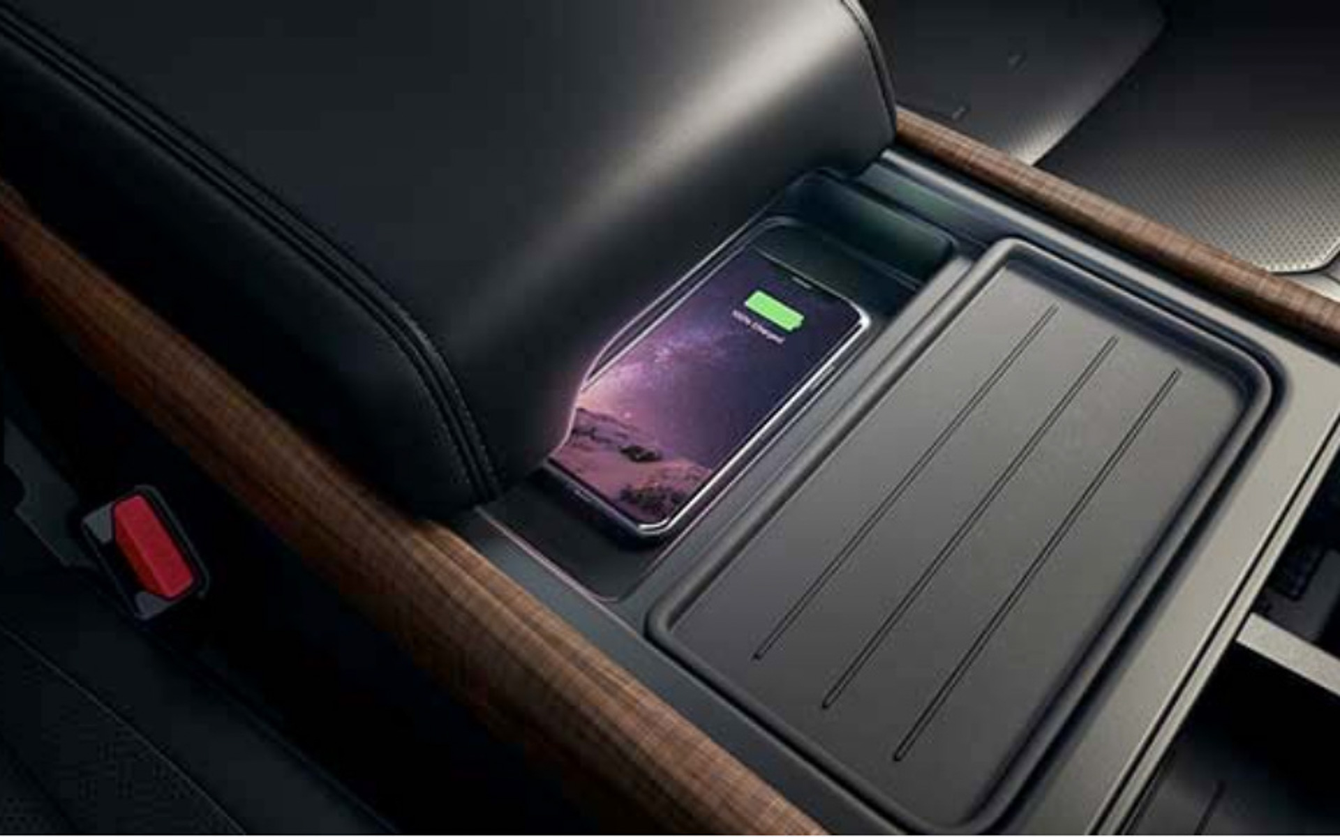 ワイヤレス充電も完備