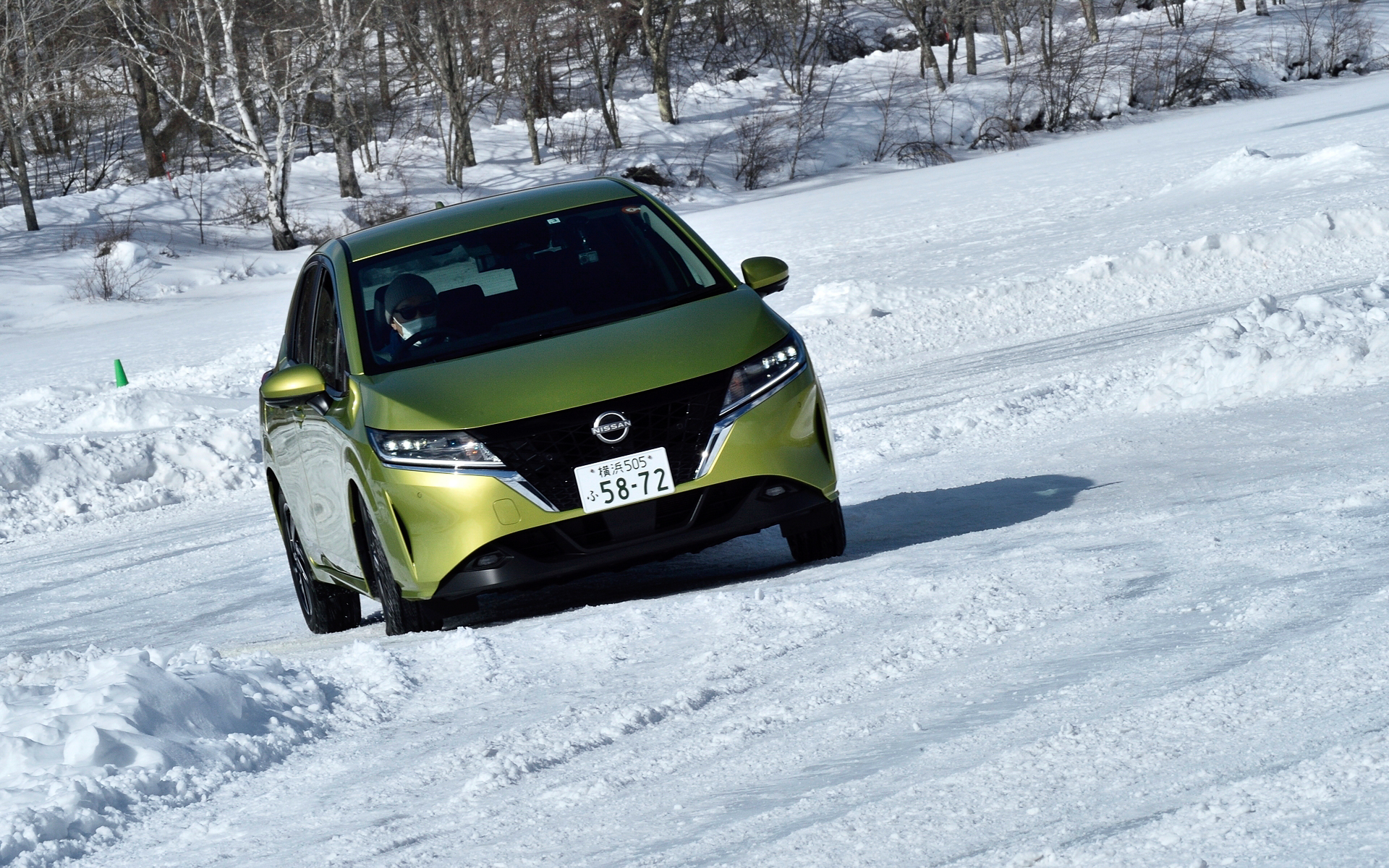 4WDのノート X FOUR（244万5300円）