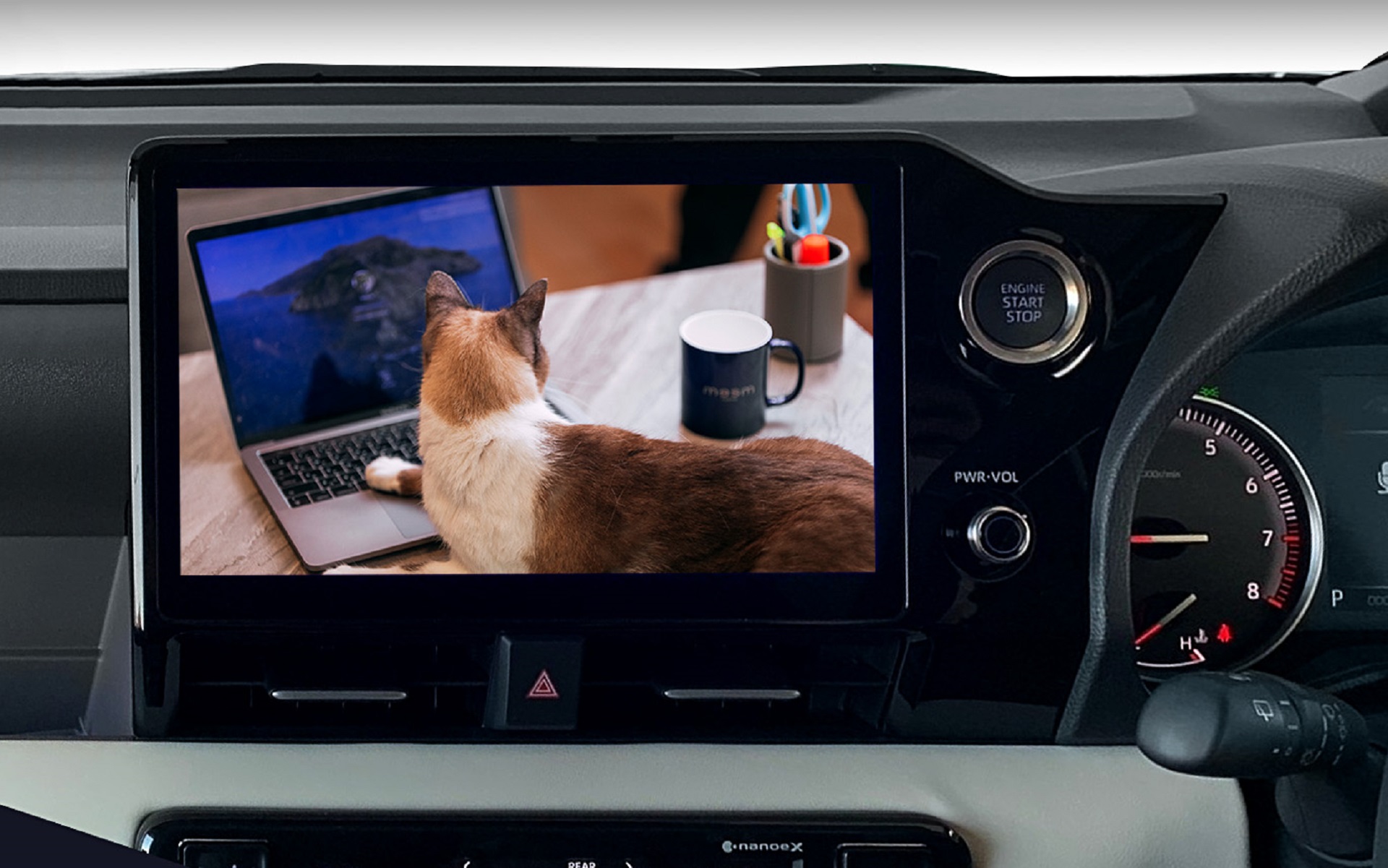 走行中でもディスプレイオーディオにテレビを映せるようになる