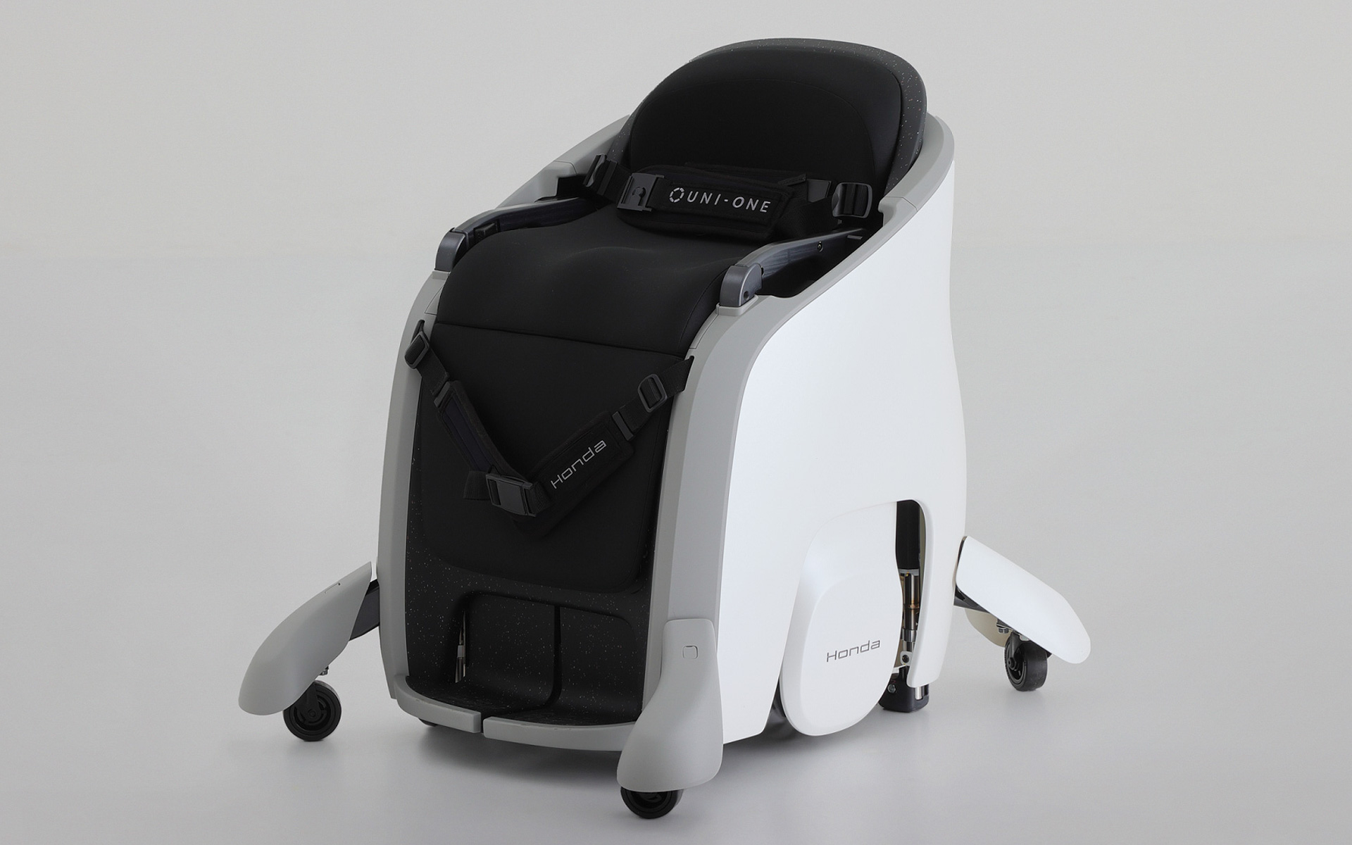 ハンズフリーパーソナルモビリティ「UNI-ONE（ユニワン）」