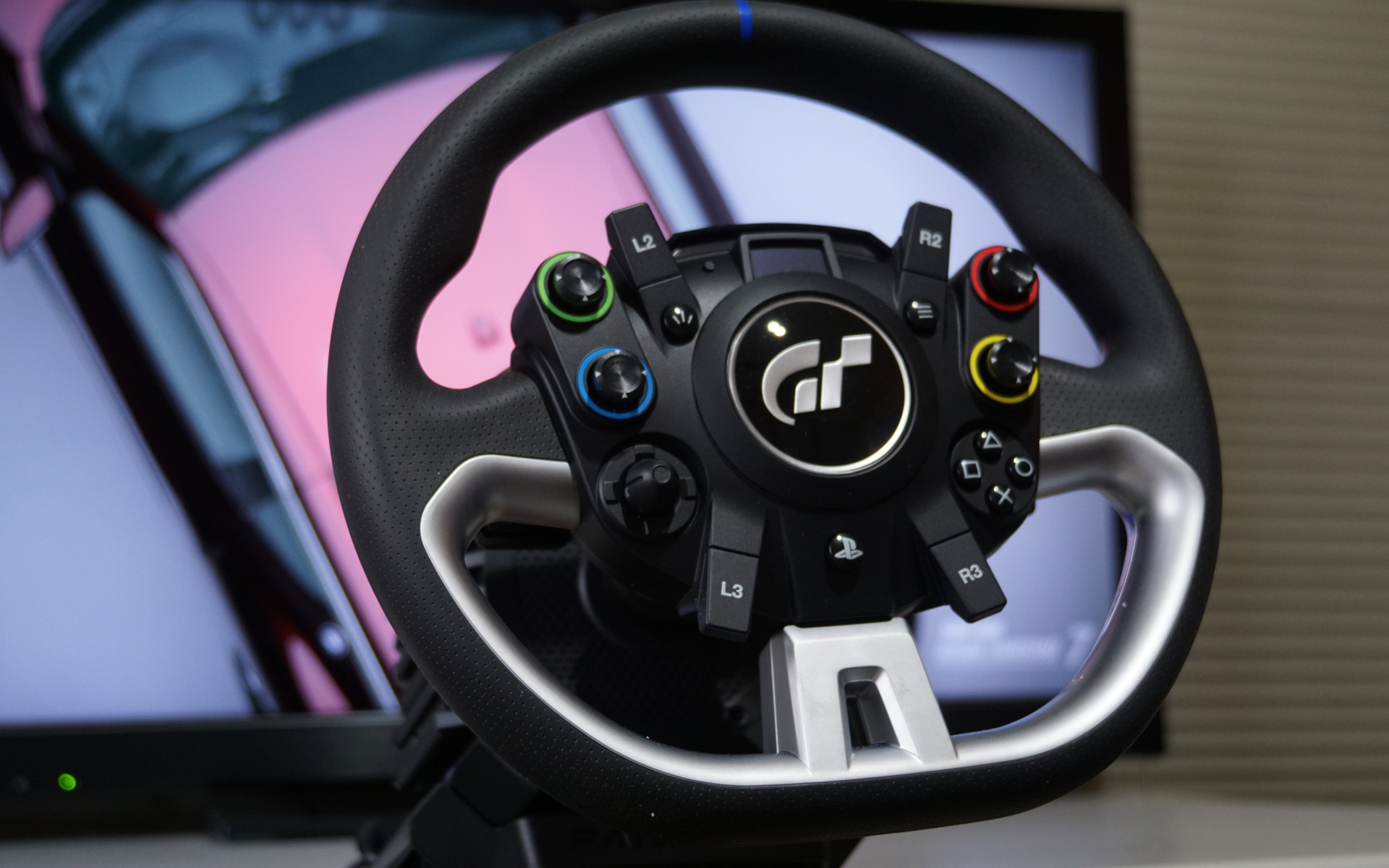 グランツーリスモ公式ダイレクトドライブホイールとしてデザインされた「Gran Turismo DD Pro」
