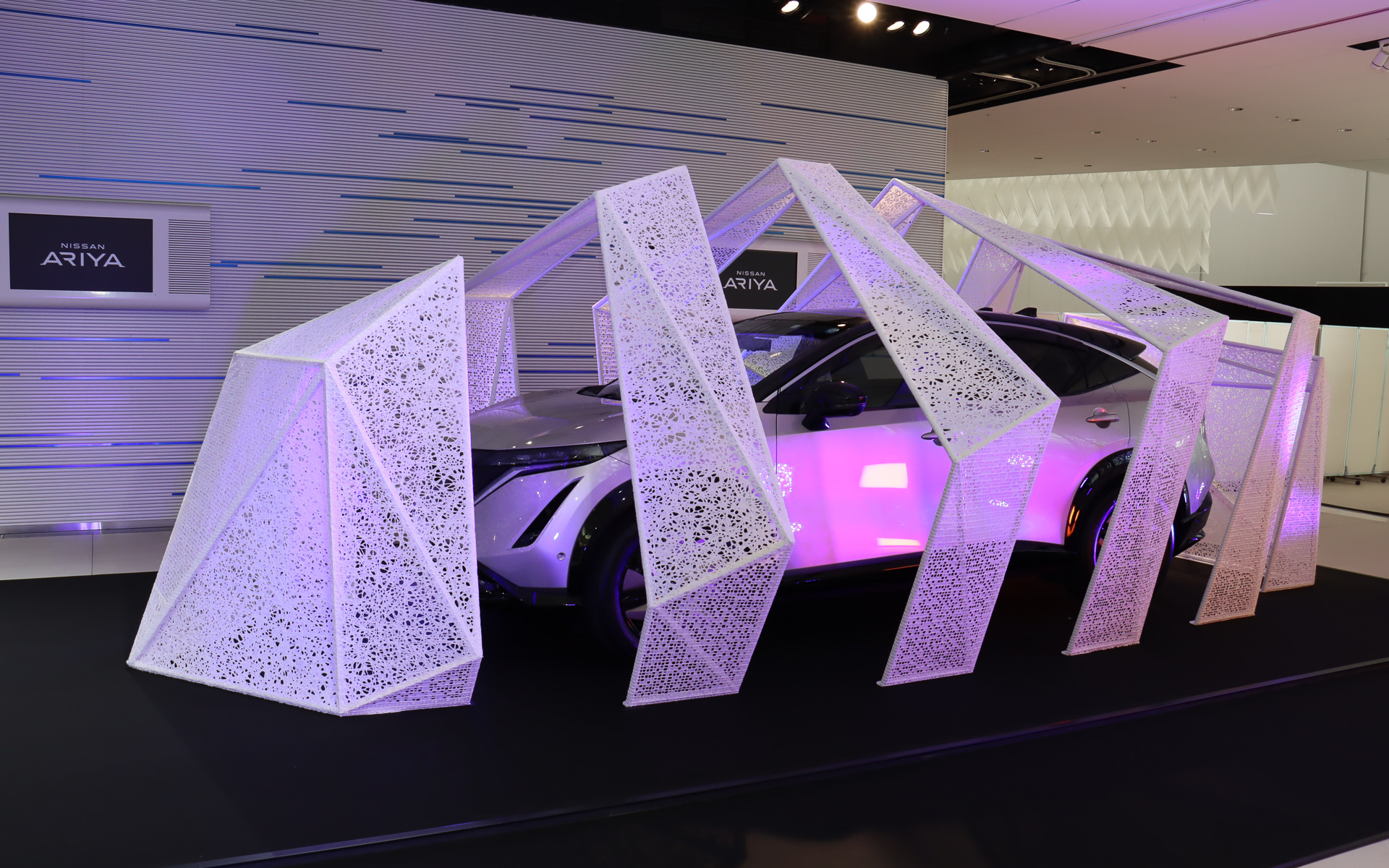 アリア購入第1号車の納車セレモニーのために製作された和紙アート「ARIYA STARTING BOX」