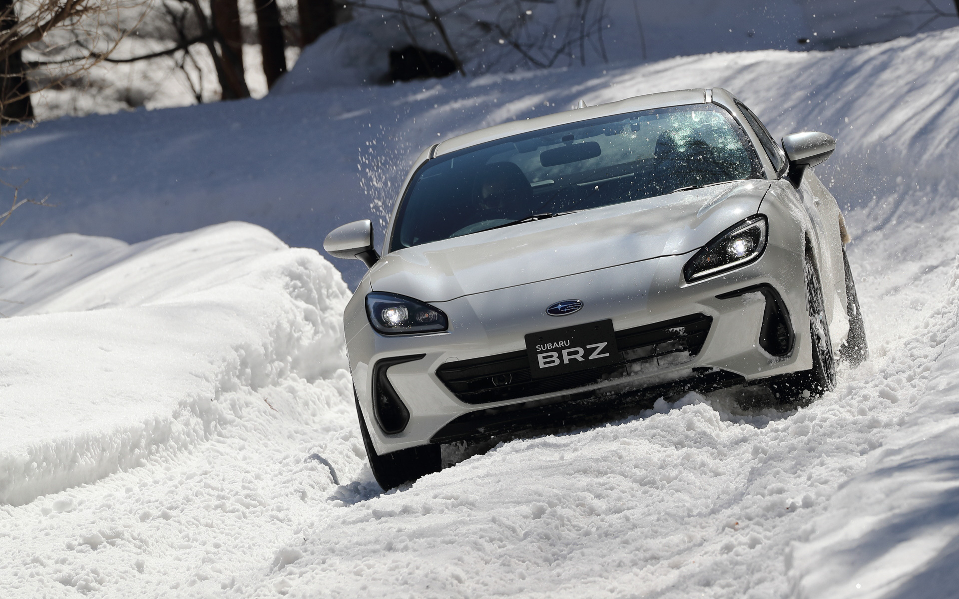 期待以上の安定感とコントロール性を見せた新型BRZ。前席2名乗車時の前後重量配分は53:47となっている