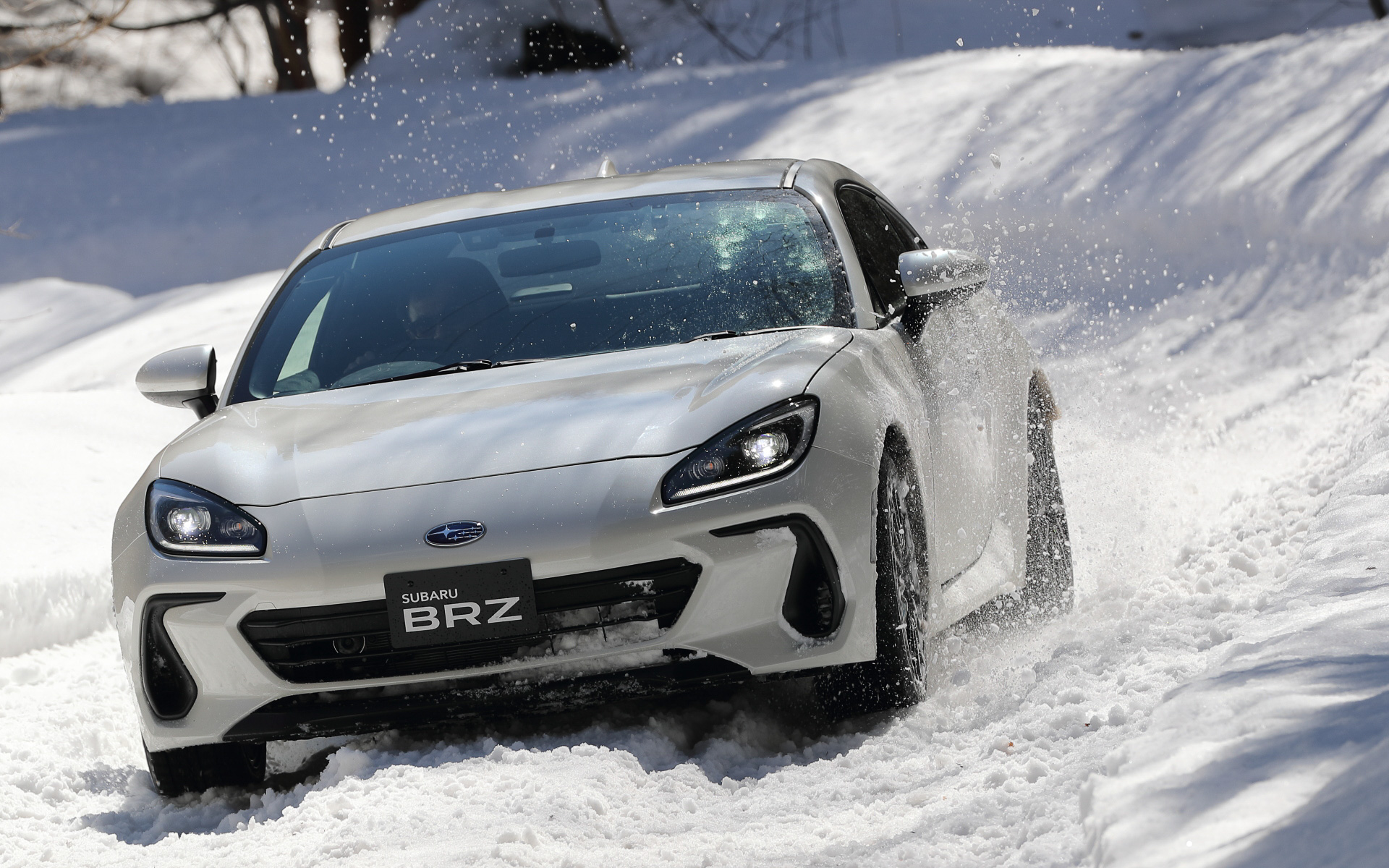 期待以上の安定感とコントロール性を見せた新型BRZ。前席2名乗車時の前後重量配分は53:47となっている