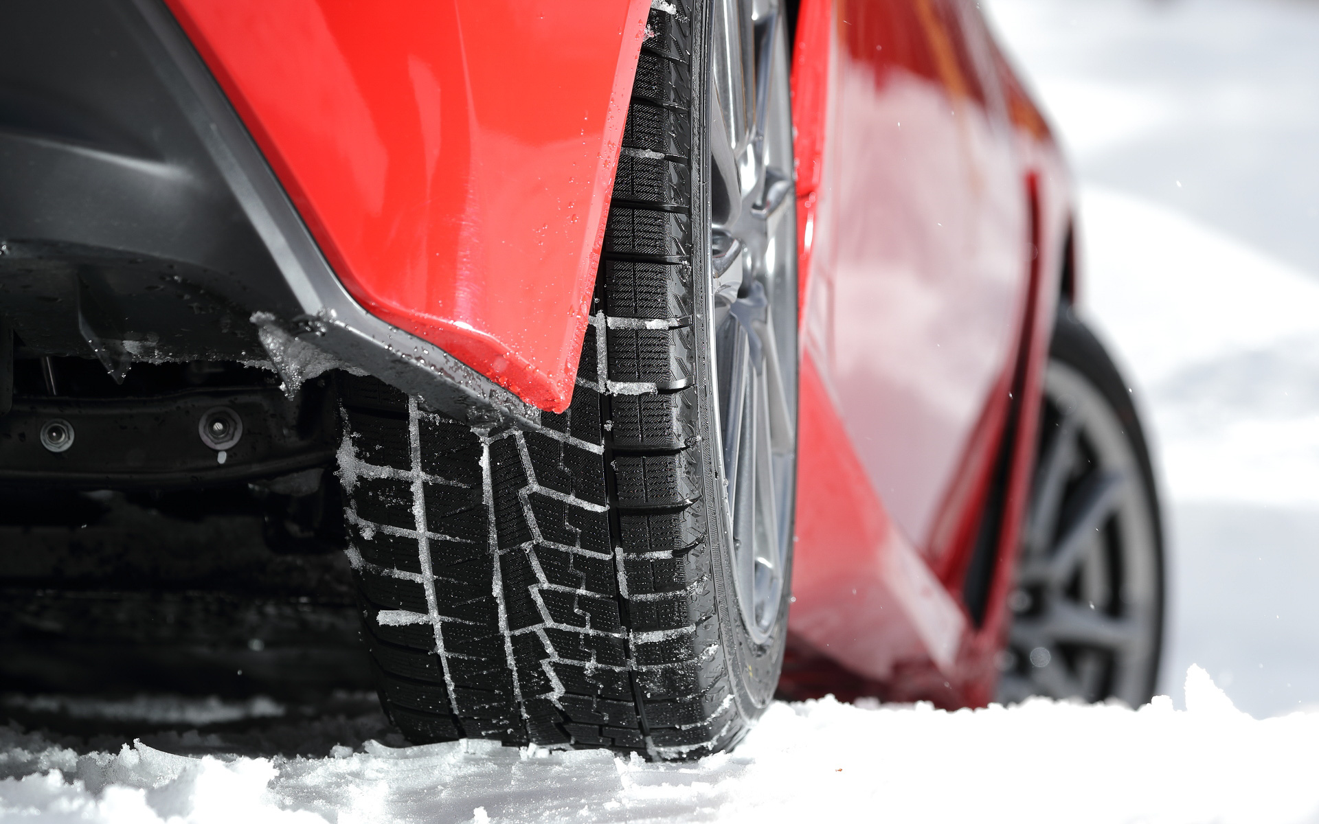 装着タイヤは横浜ゴムのスタッドレスタイヤ「アイスガード7」でサイズは215/45R17