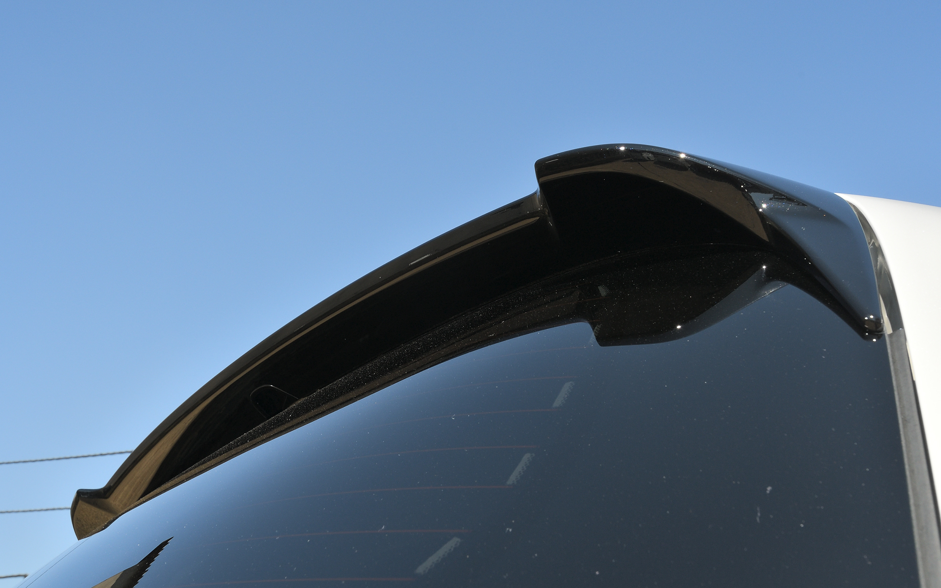 専用テールゲートスポイラー