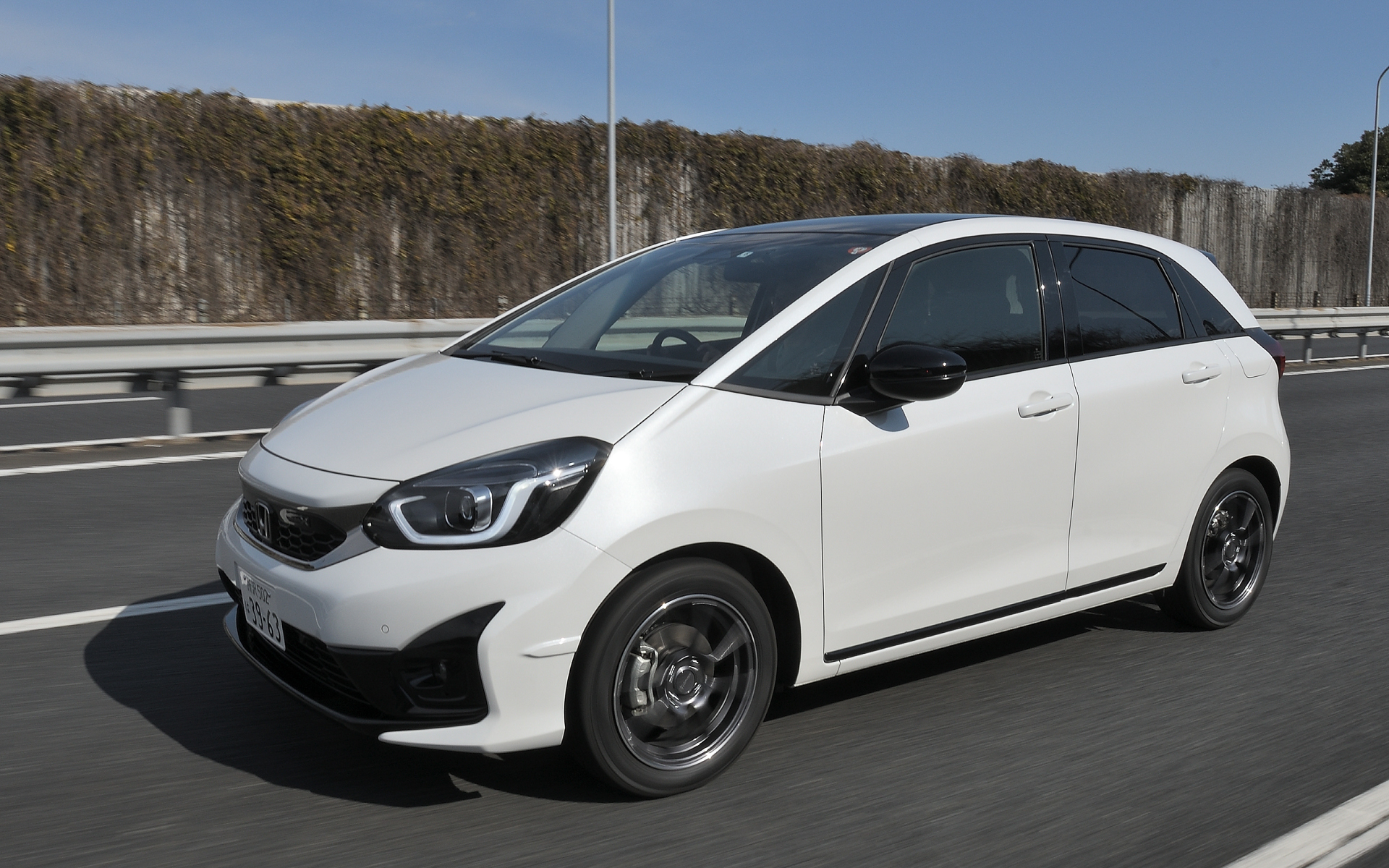 「風から逃れるのではなく、風を味方につける」という“実効空力”を身につけたフィット e:HEV Modulo X