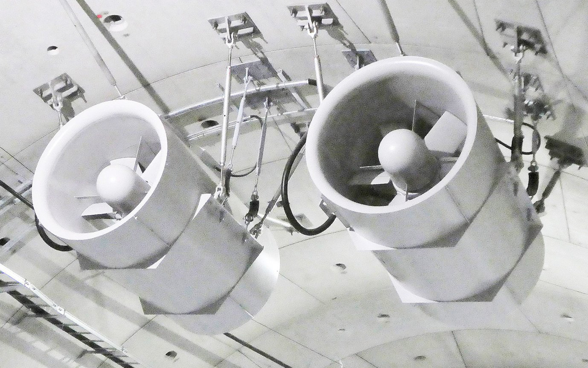 パナソニック エコシステムズのトンネル換気システム「ジェットファン」