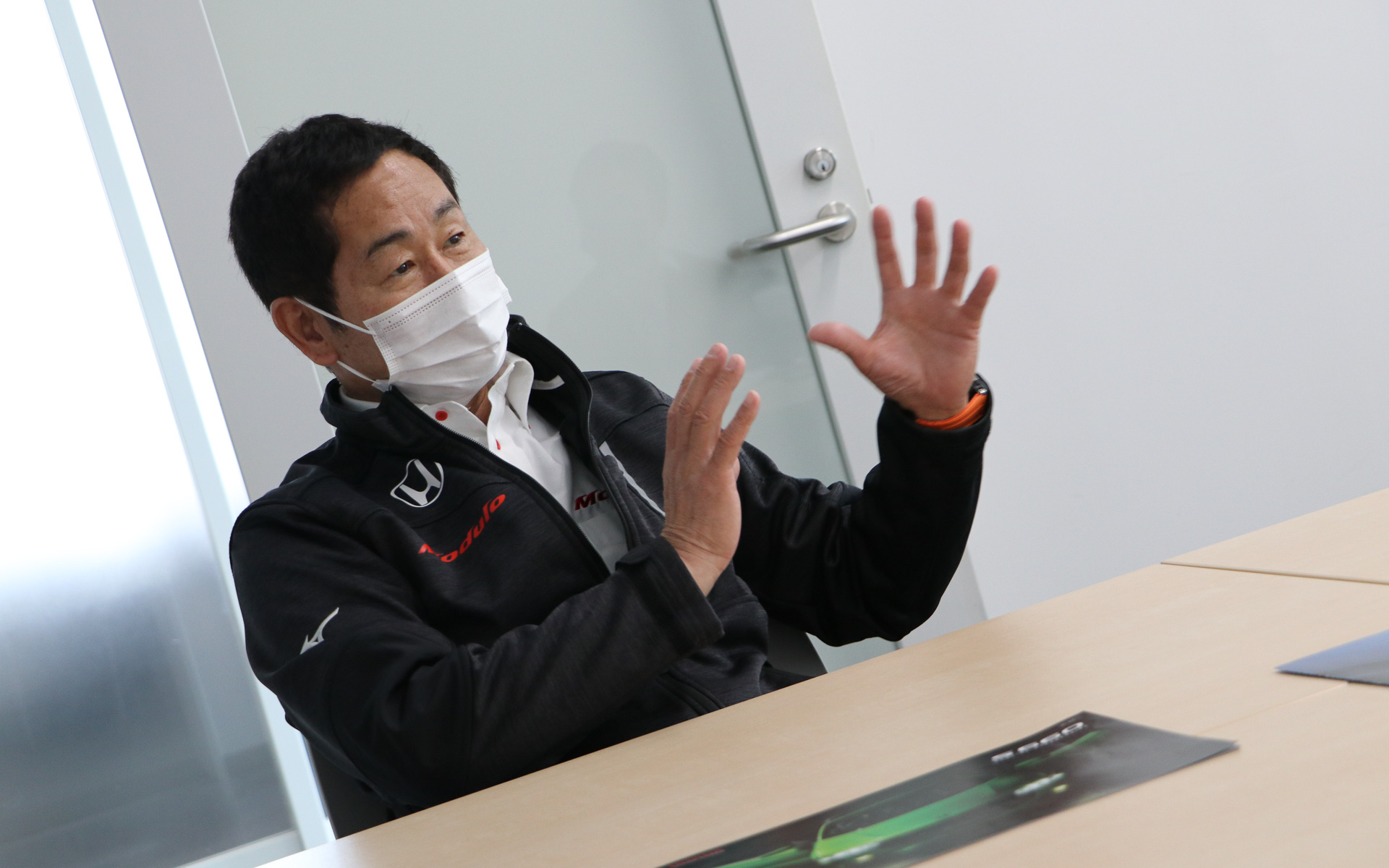 開発アドバイザーを務める土屋圭市氏