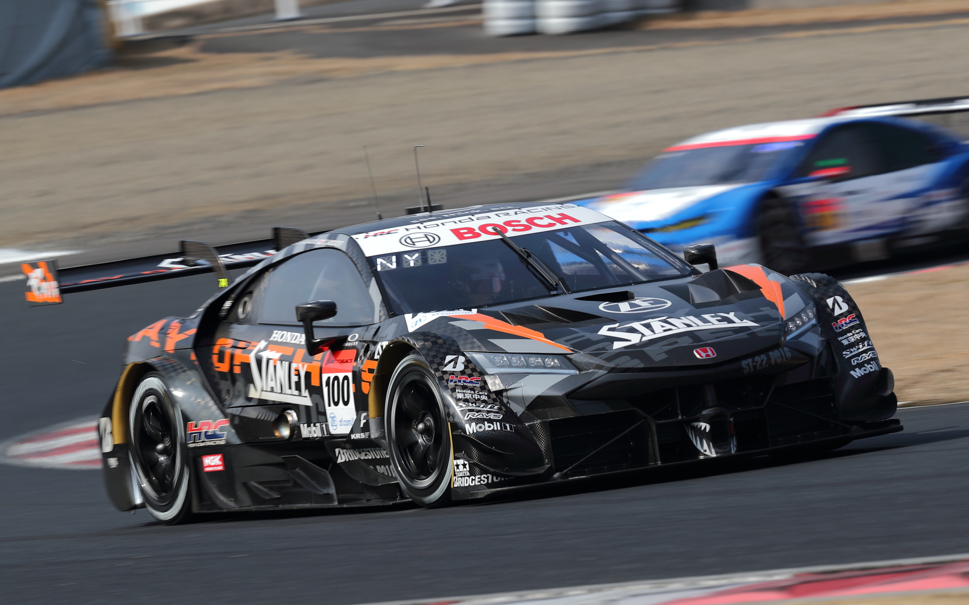 GT500は2020年から2021年シーズンにかけては開発が凍結されていたが、今季は空力パーツの変更が許されている。NSX-GTも空力面の開発が進む