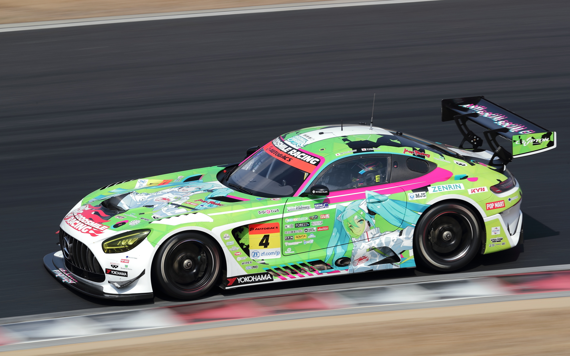 4号車のグッドスマイル初音ミクAMGは谷口信輝選手が欠席となったため片岡龍也選手が2日間ともテストを行なった