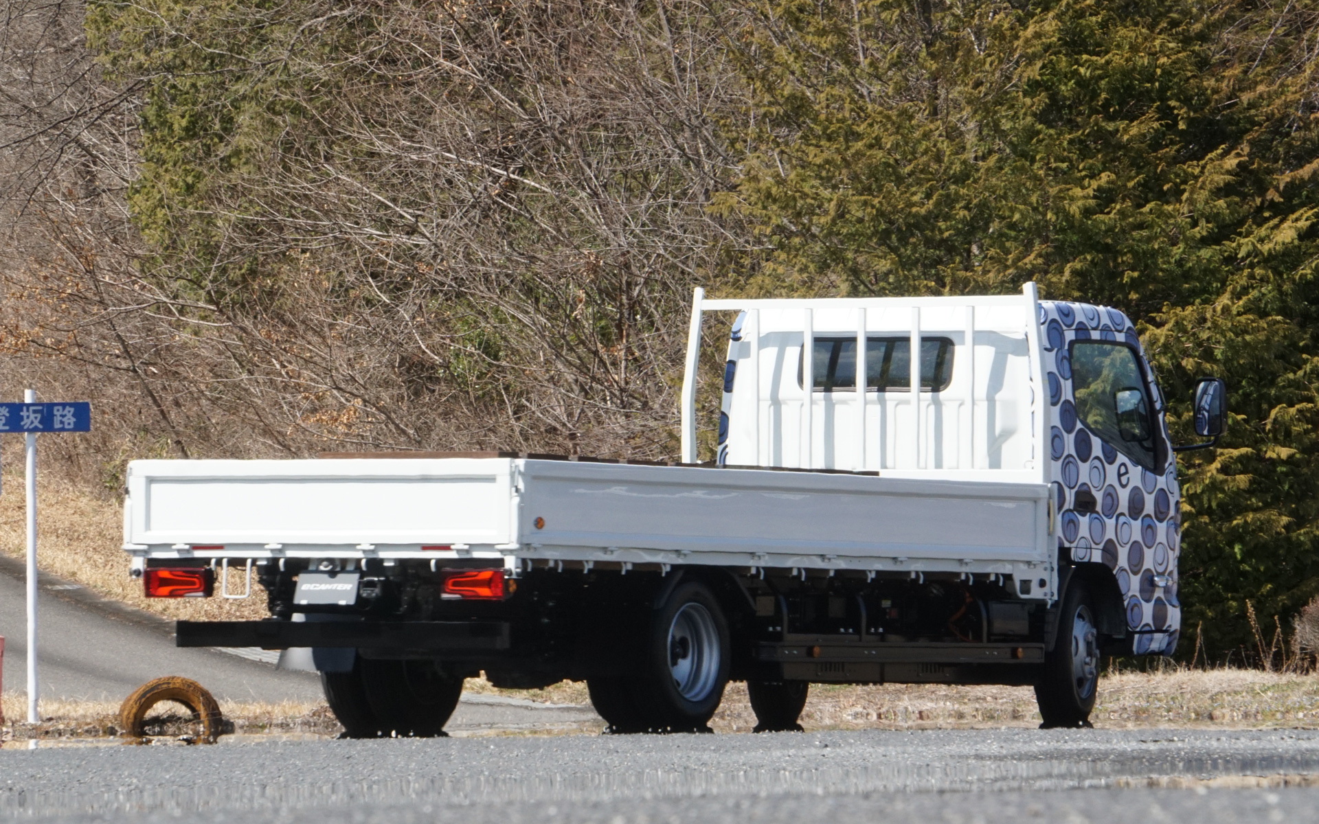 車両総重量8tのワイドキャブ