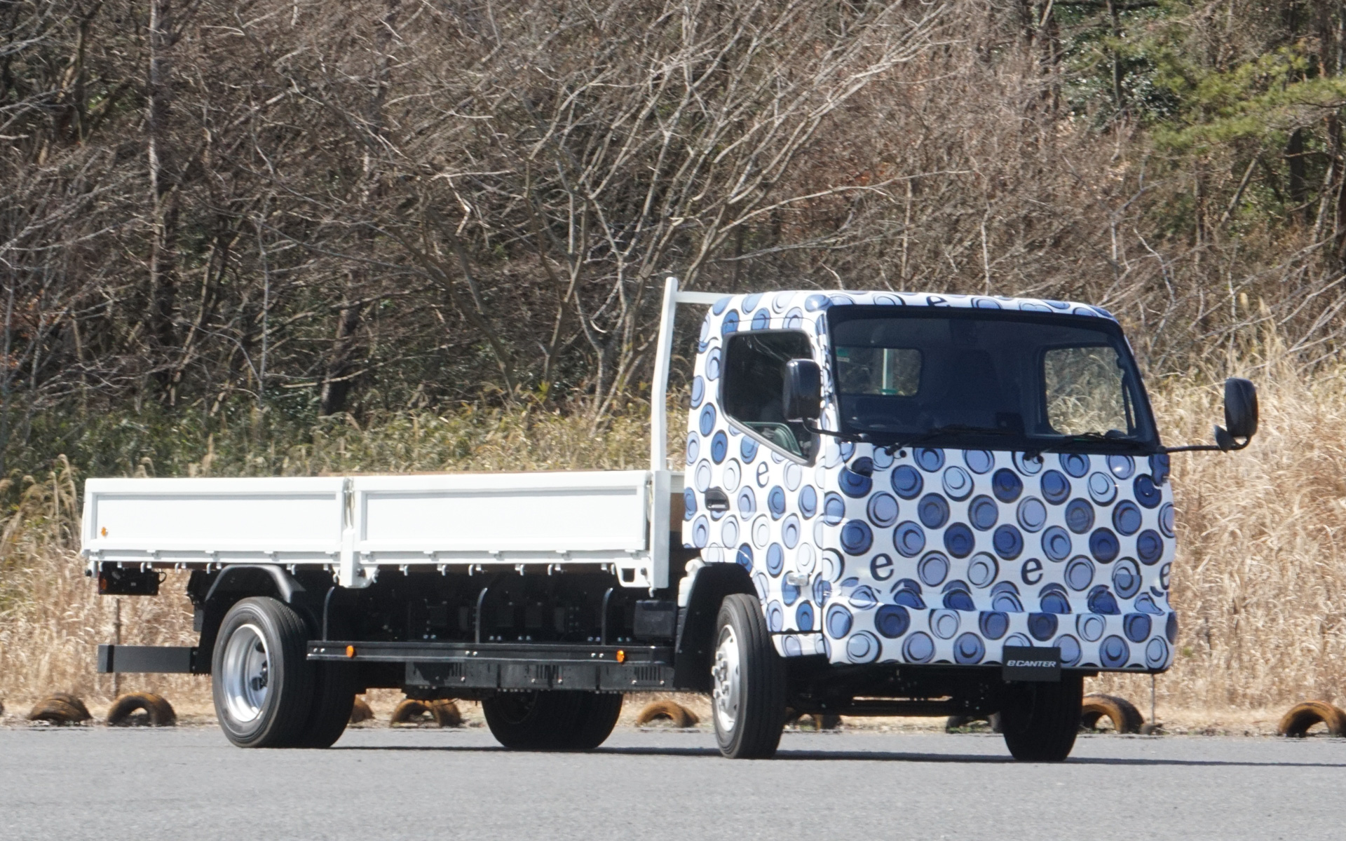 車両総重量8tのワイドキャブ