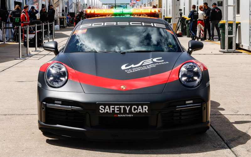 Porsche スポーツベスト 黒/赤　ポルシェ ユニセックス ベスト - Porsche Motorsport – ポルシェ公式オンライン