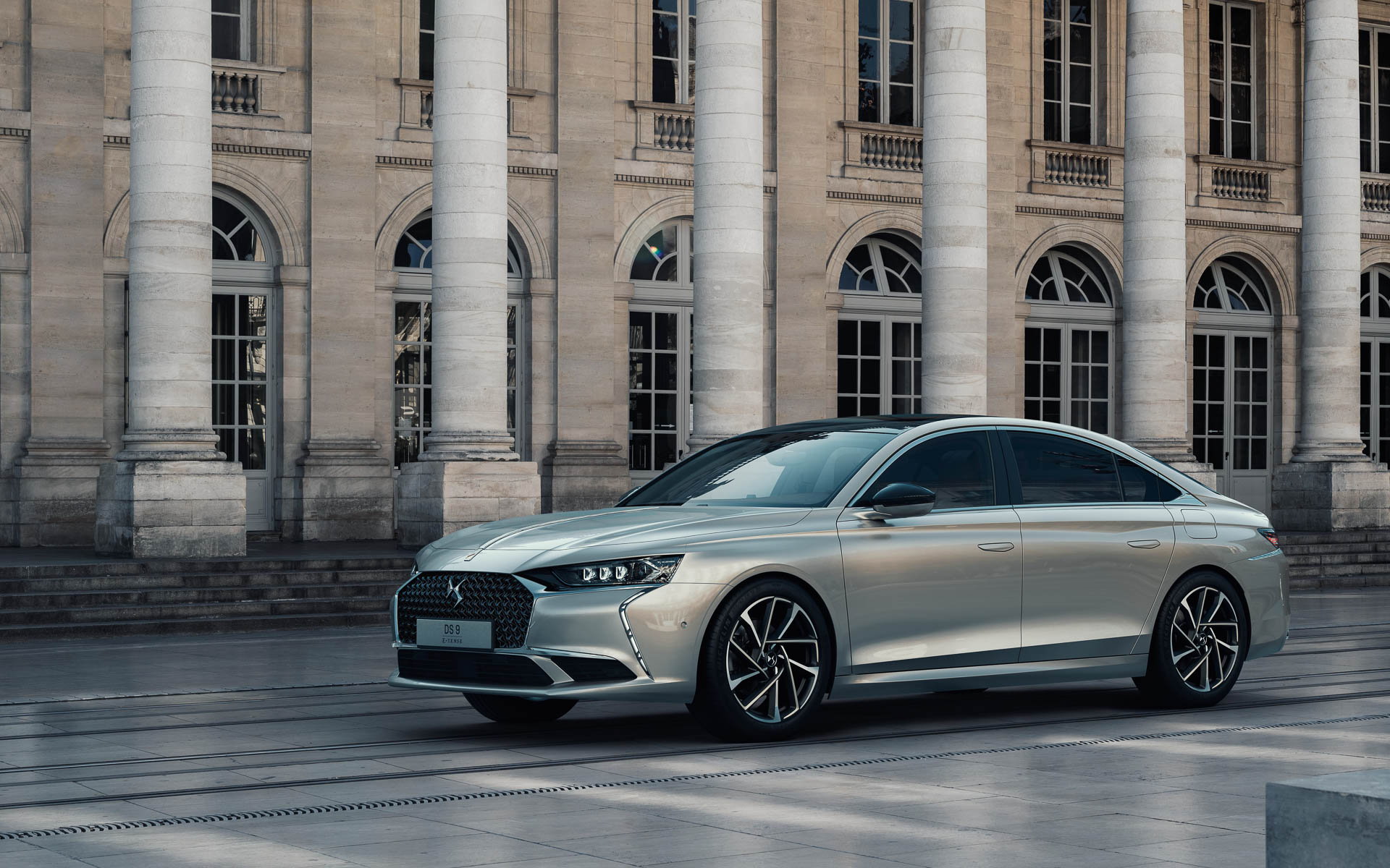 新型「DS 9」を発売