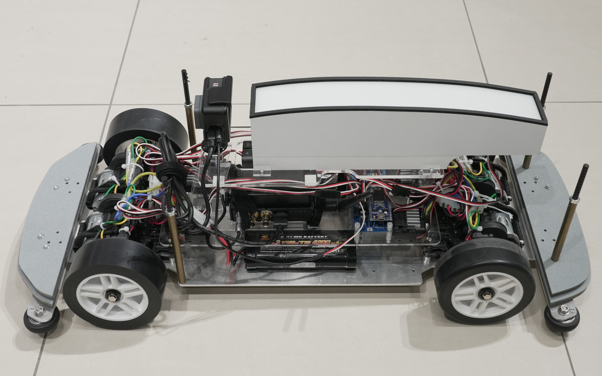 日産の「e-4ORCE ラジコンカー」