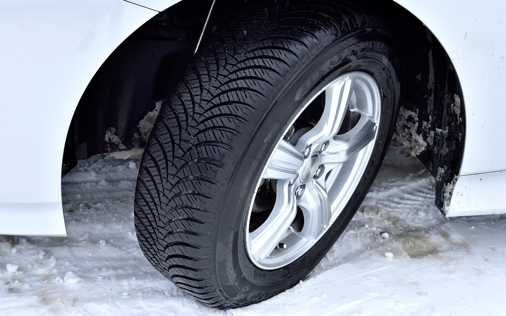 ダンロップのオールシーズンタイヤ「オールシーズンマックスAS1」