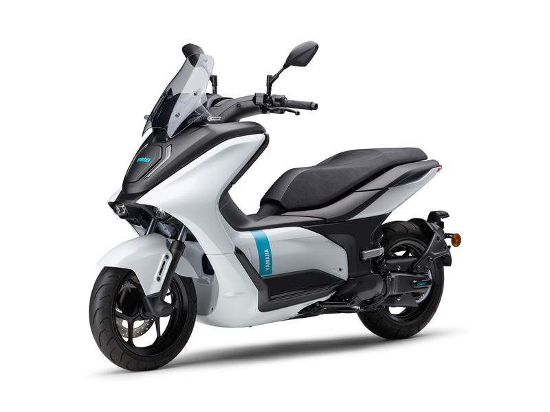 電気スクーター ヤマハ、航続距離約104kmを実現する電動スクーター「E01」を日本導入