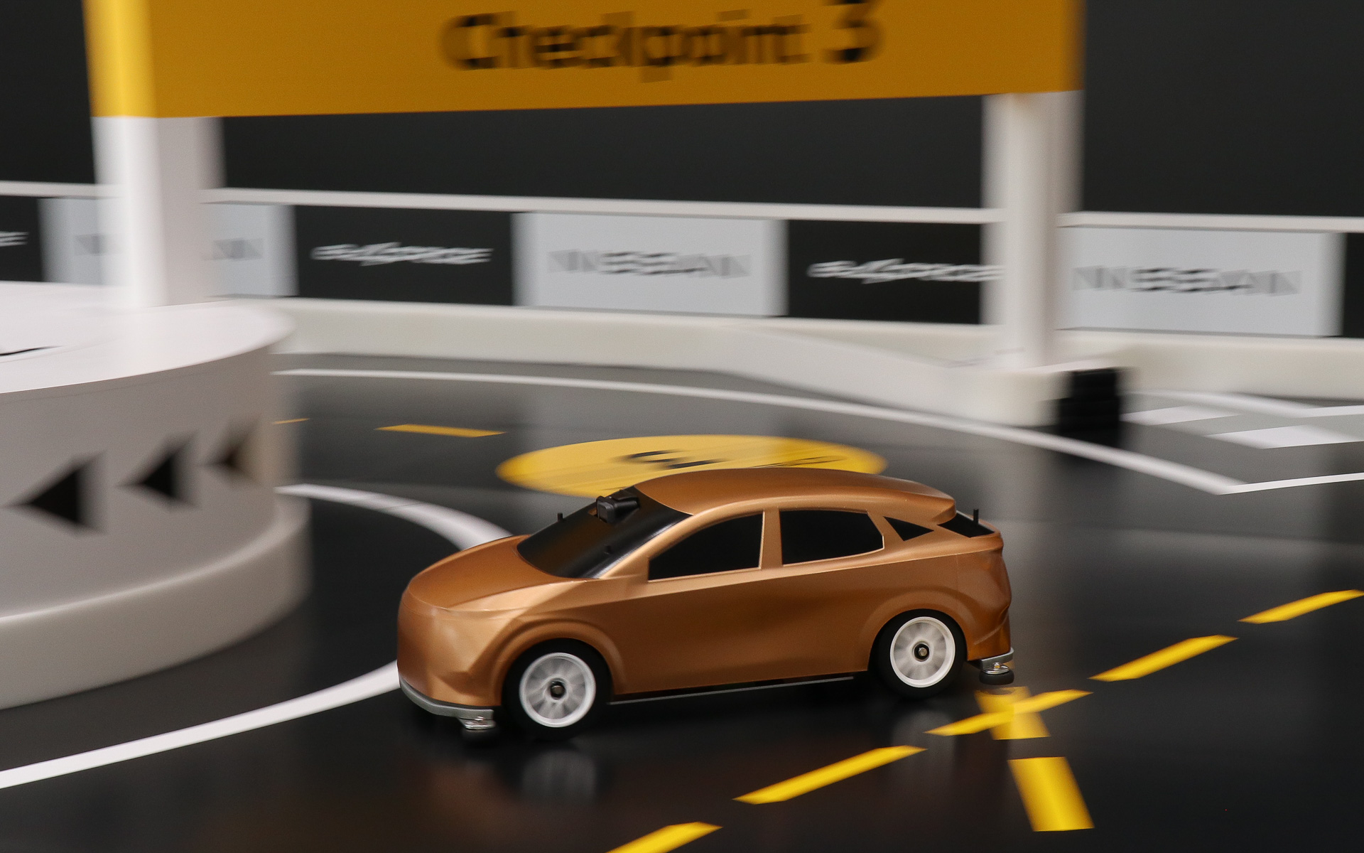 e-4ORCEをOFFにしているときはホイール内が発光しない