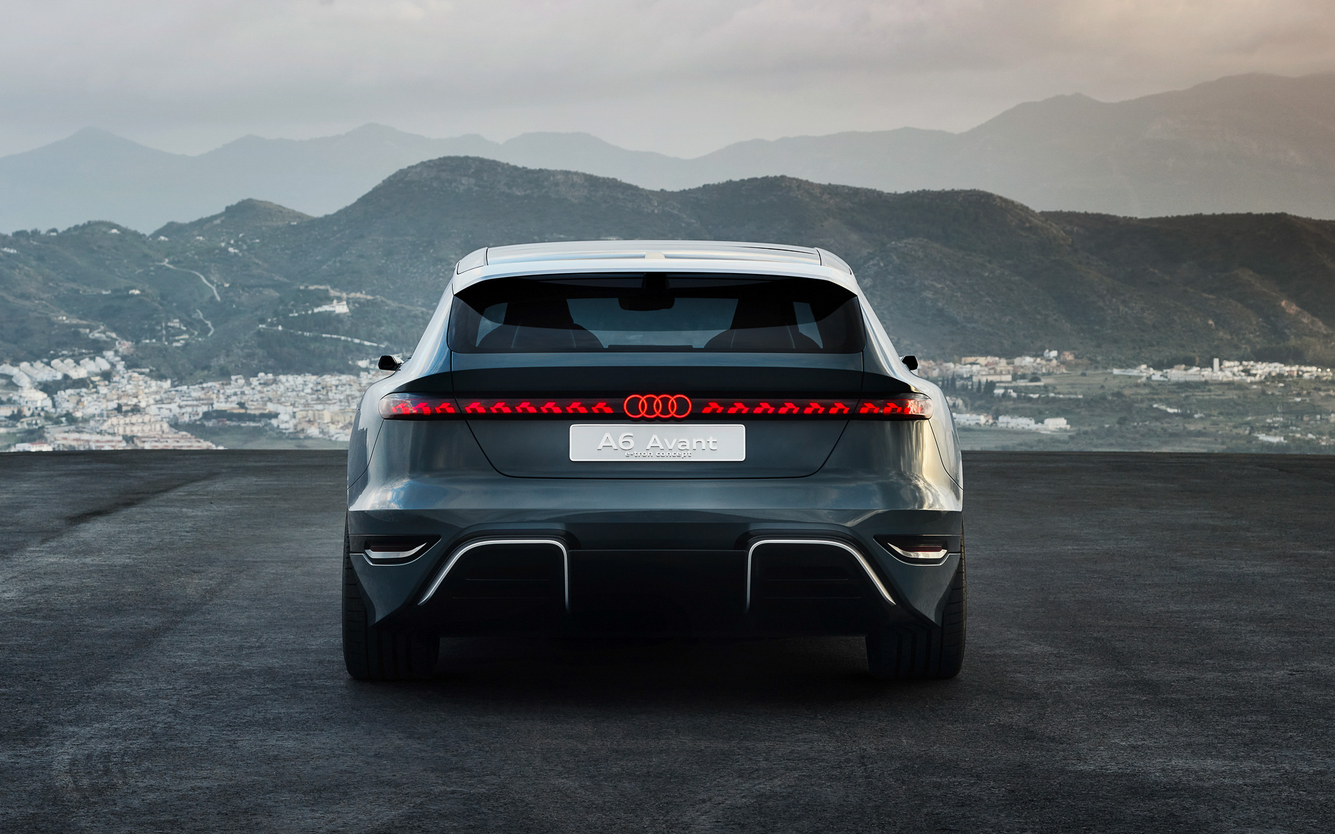 A6 Avant e-tron conceptのボディサイズは4960×1960×1440mm（全長×全幅×全高）