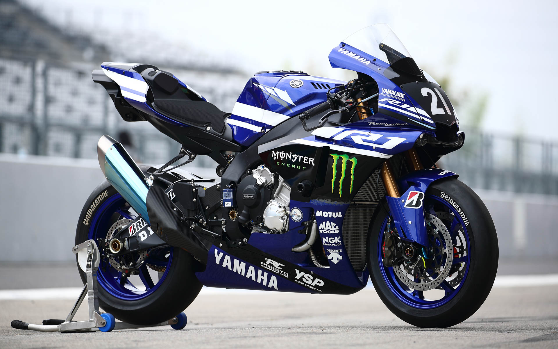 2017年優勝車の「YAMAHA YZF-R1」