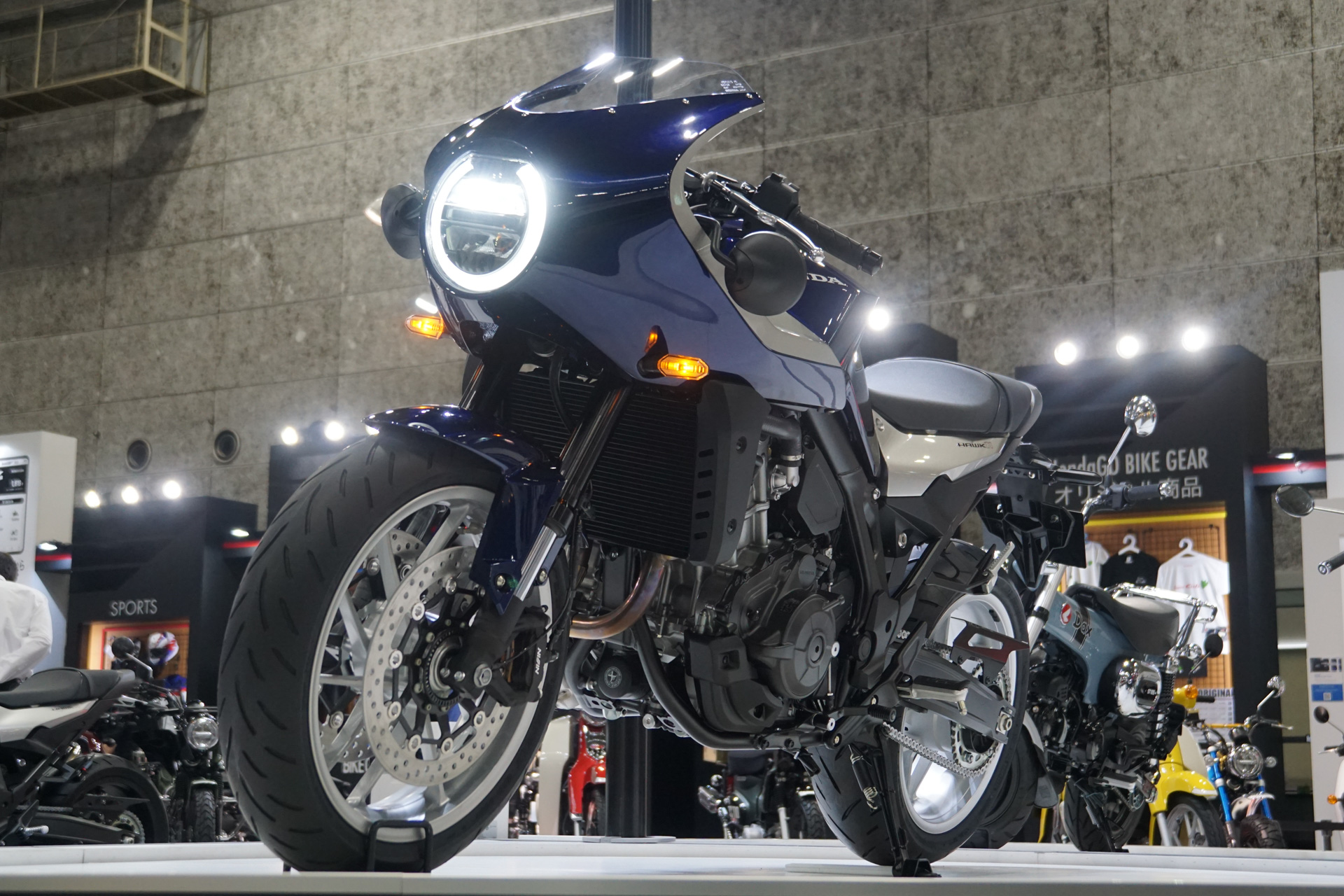 新型ロードスポーツモデル「HAWK 11（ホーク イレブン）」