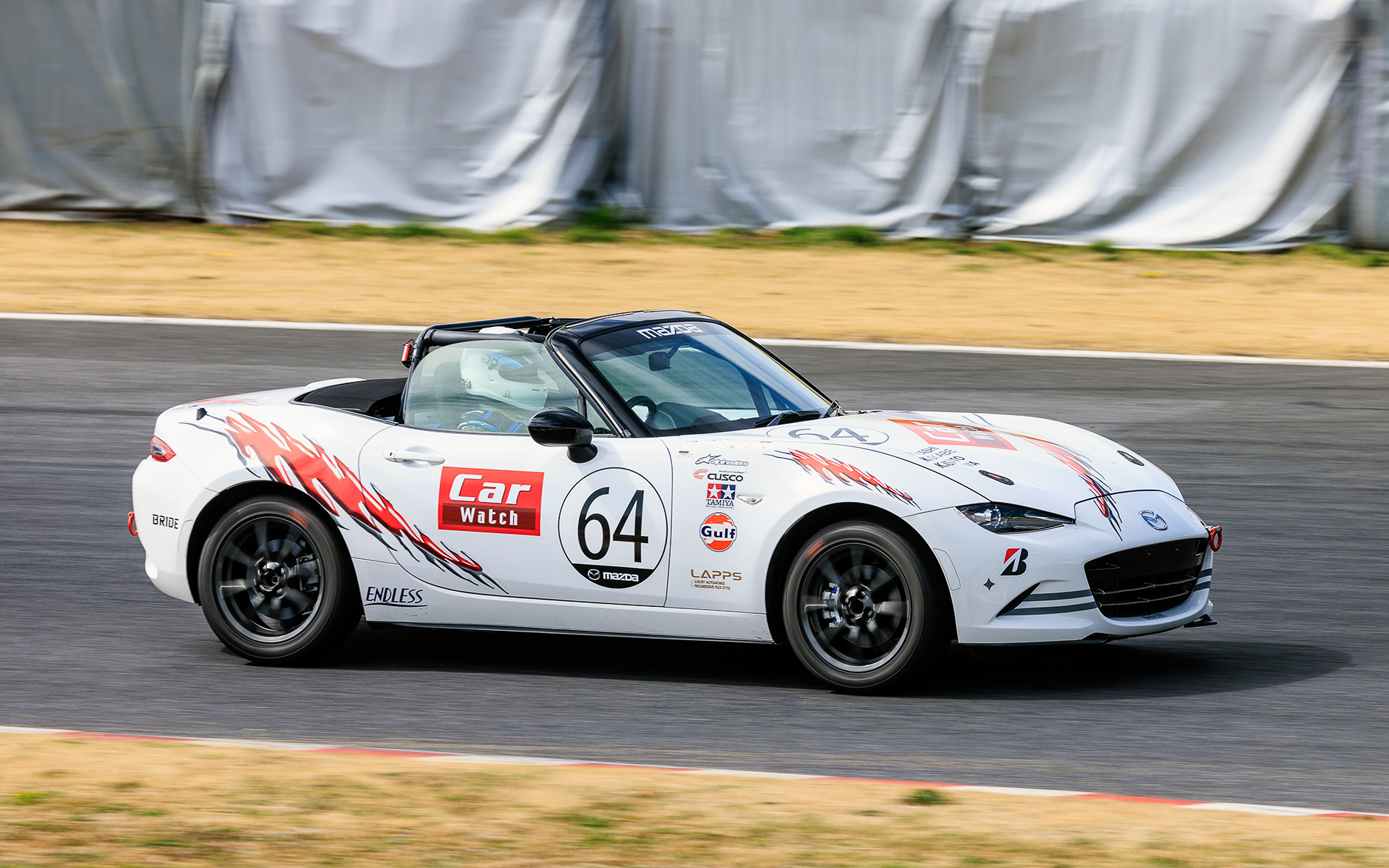 第1ドライバー、小林がドライブするチームCar Watchロードスター