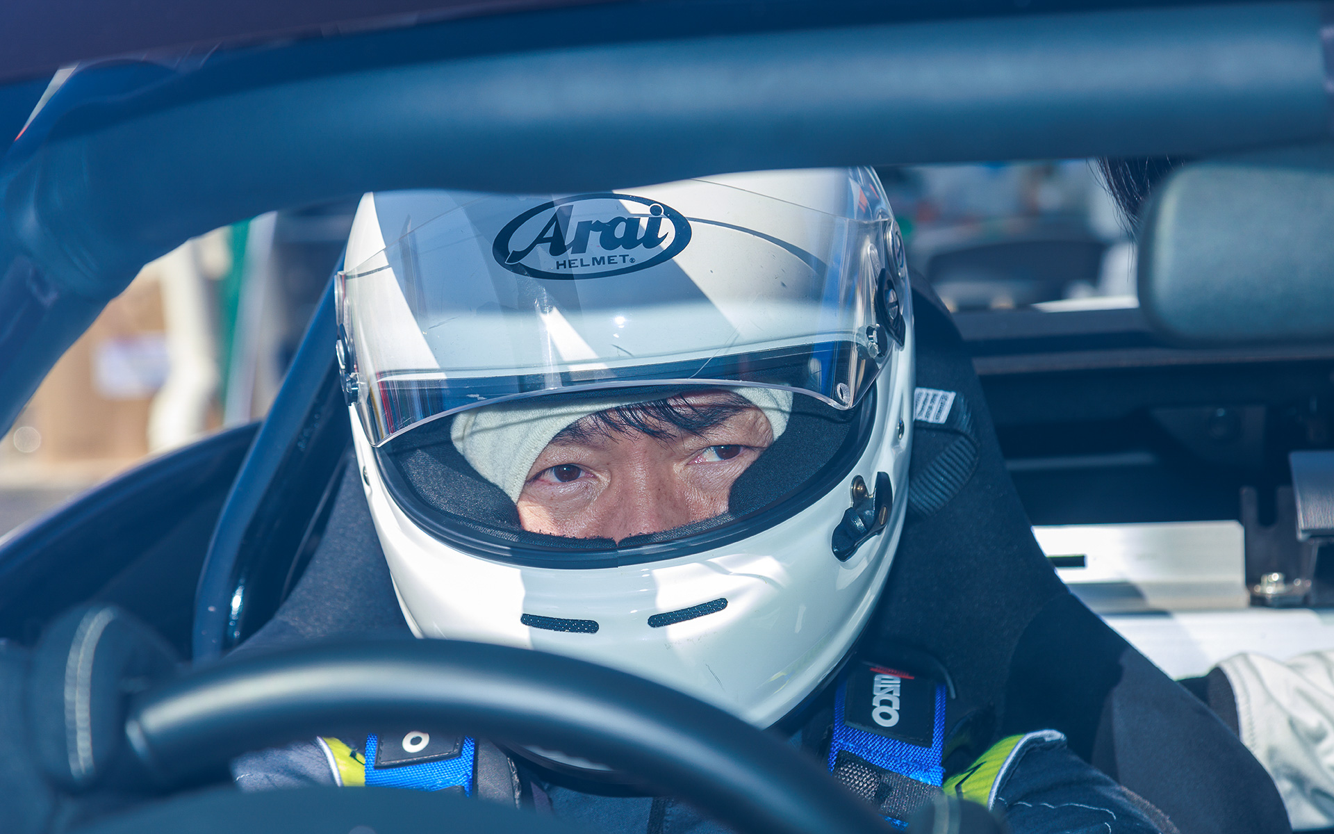 予選前の緊張した表情の岡本氏