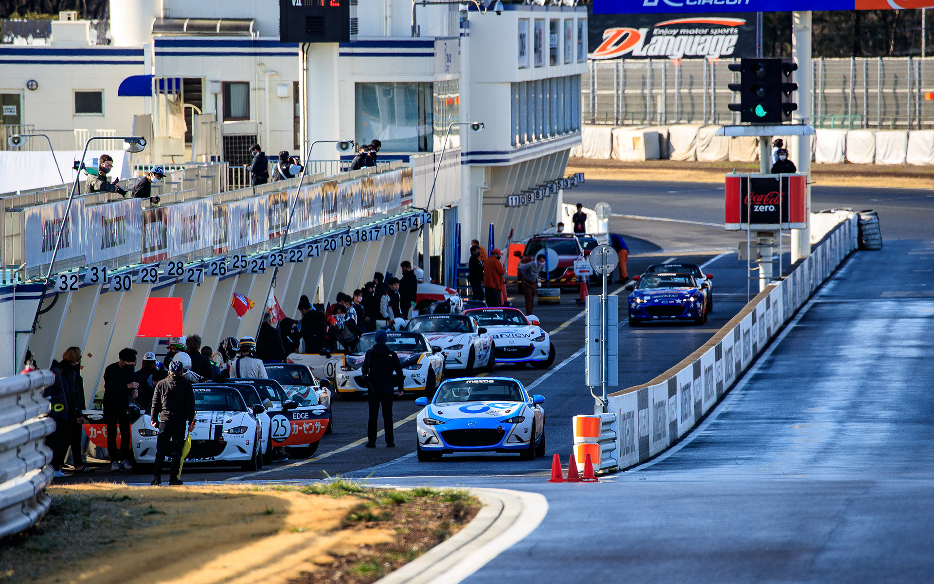 ウェットのコンディションのなかでフリー走行がスタート