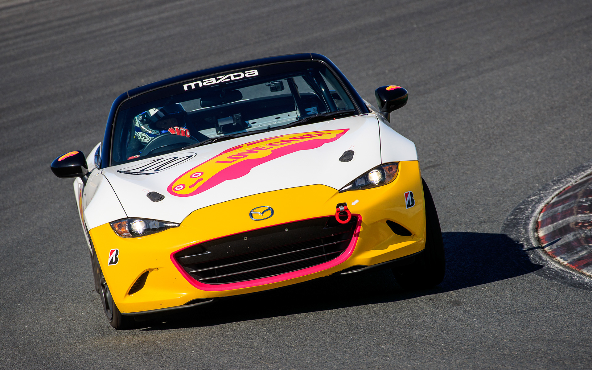 5位は 100号車 LOVE CARS! TVロードスター