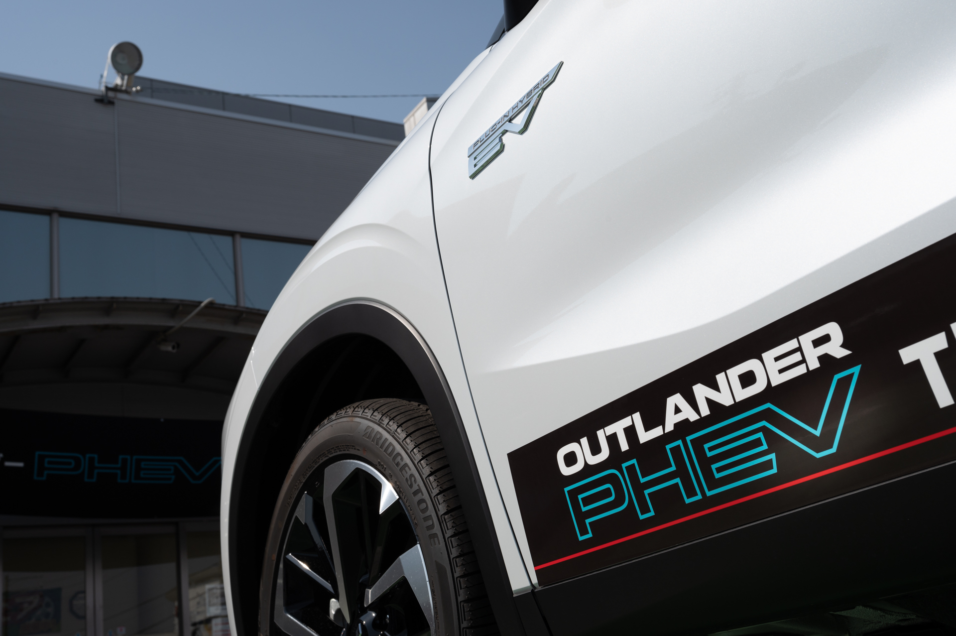 電動車では燃料代に注目が集まることも多いが、三菱自動車のPHEVは家とクルマの結びつきによる「生活環境の改善と強化」という価値を与えることができる