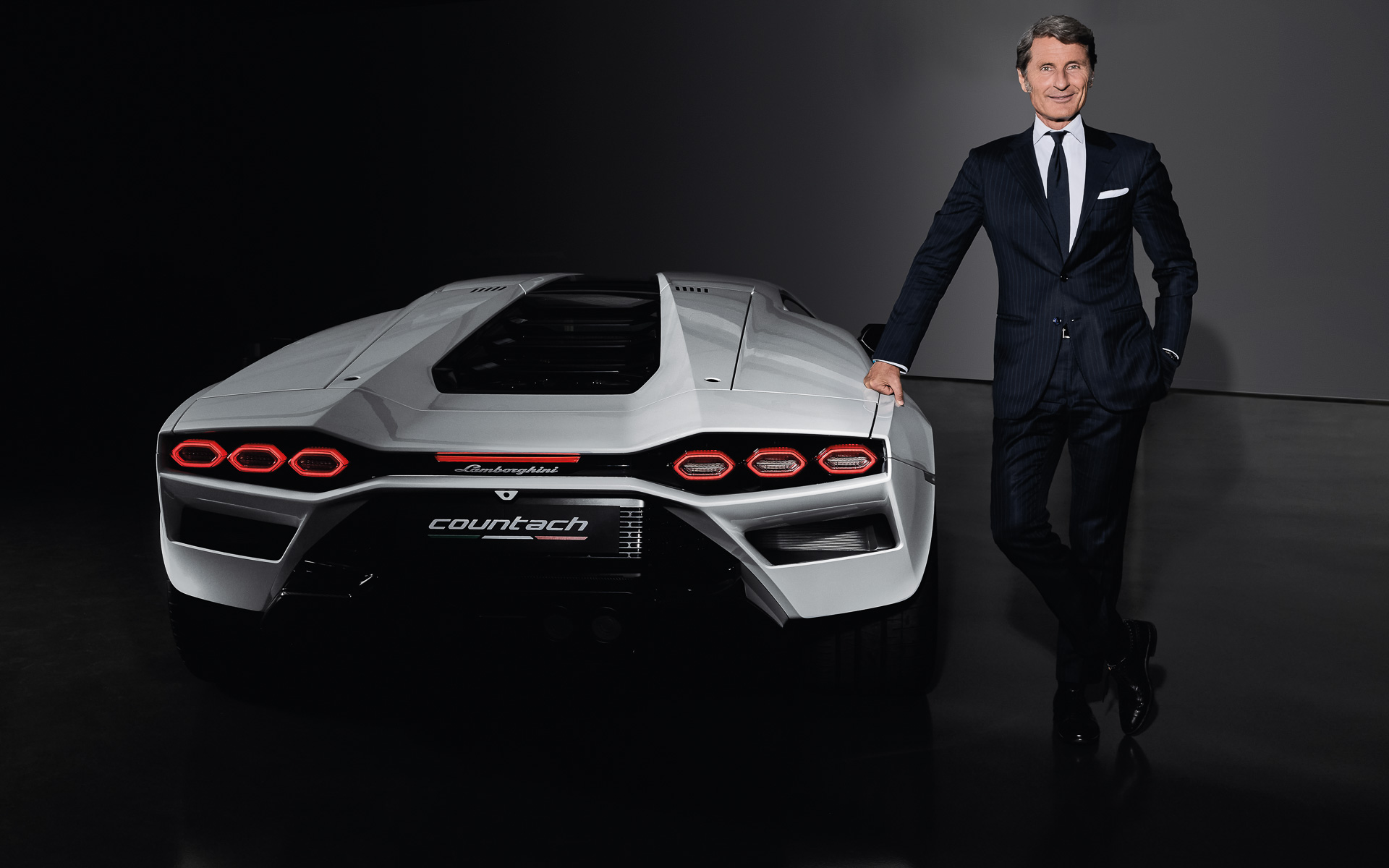 112台限定の50周年記念特別モデルのクンタッチ LPI 800-4とヴィンケルマン氏