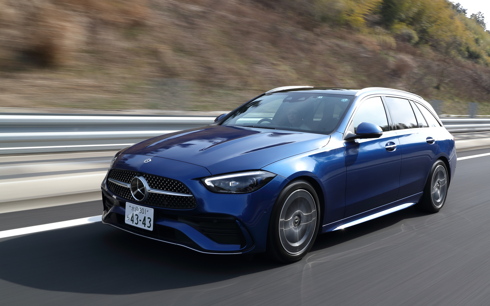 ステーションワゴンの「C 200 d アバンギャルド」（708万円）にも試乗