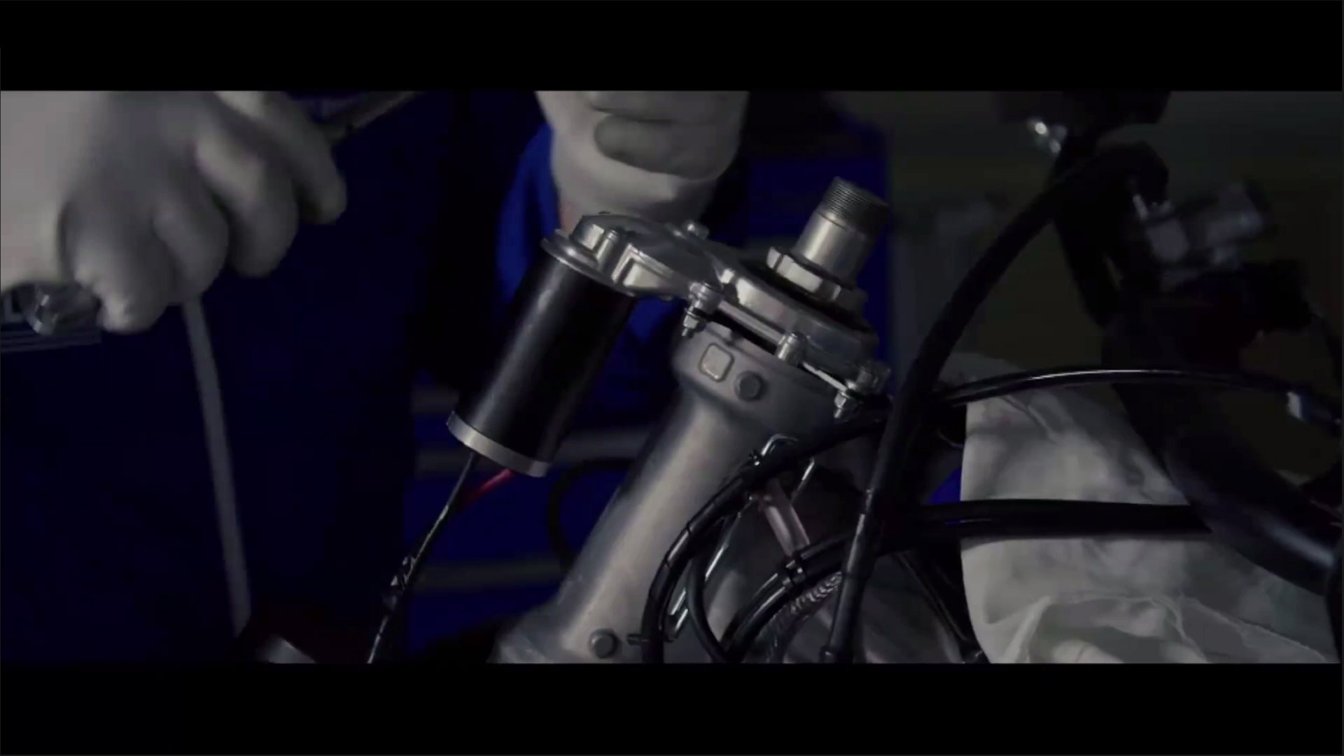 「EPS」搭載車のデモ映像