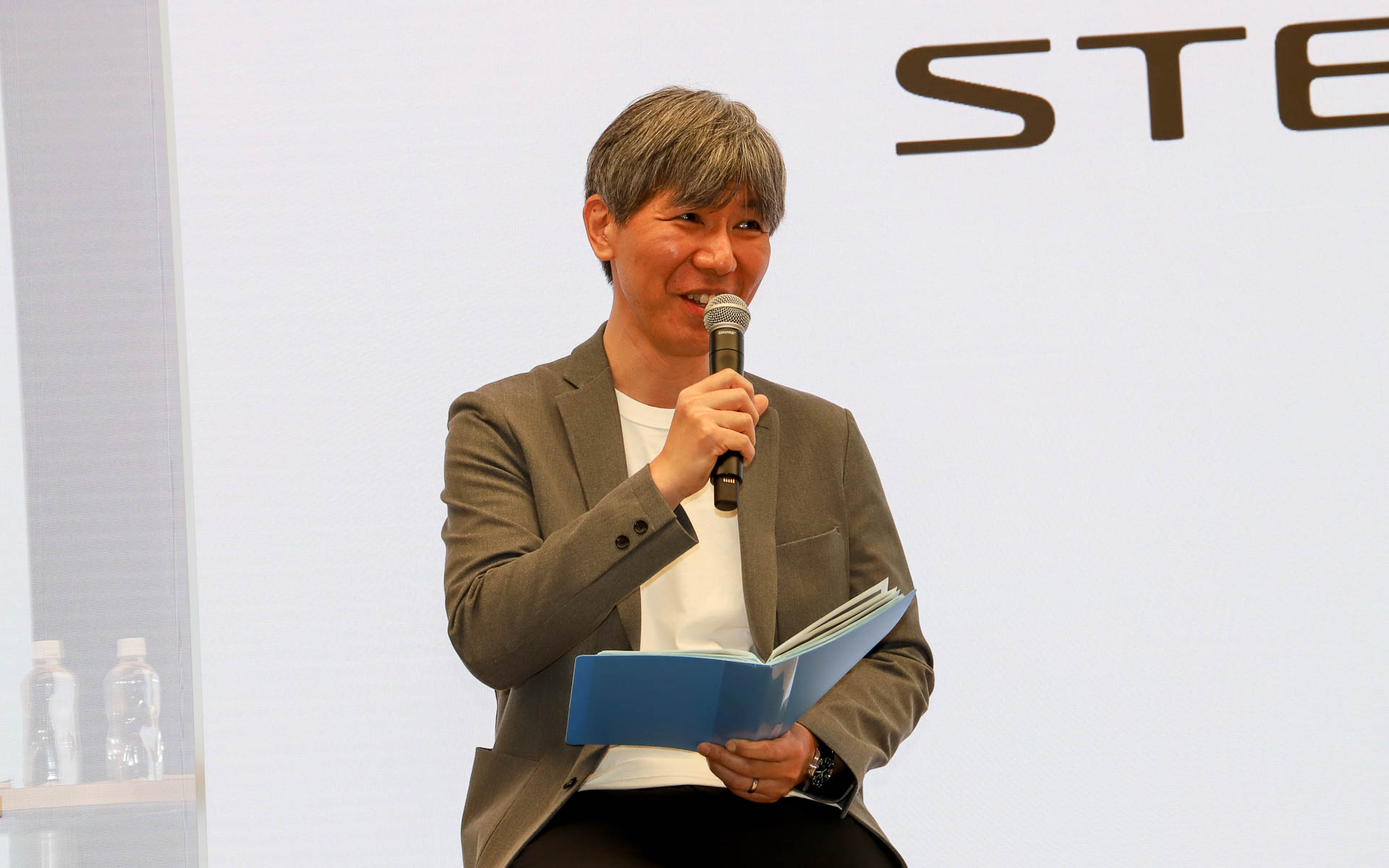 トークセッションは終始、和気あいあいとした雰囲気の中進んだ