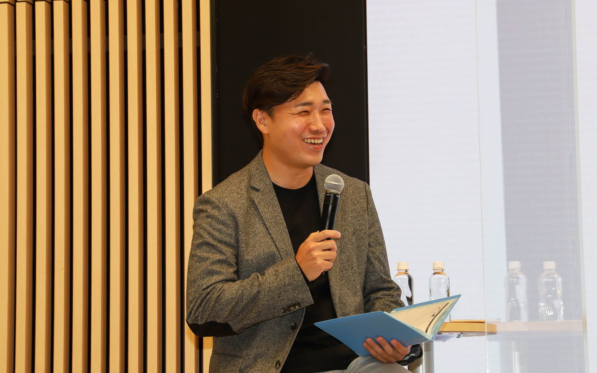 トークセッションは終始、和気あいあいとした雰囲気の中進んだ