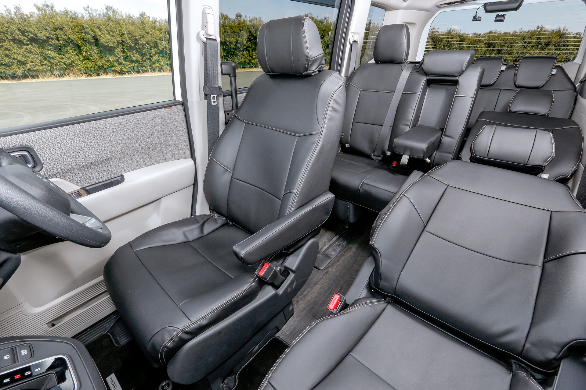 シートカバー（合皮製）：写真はSPADA