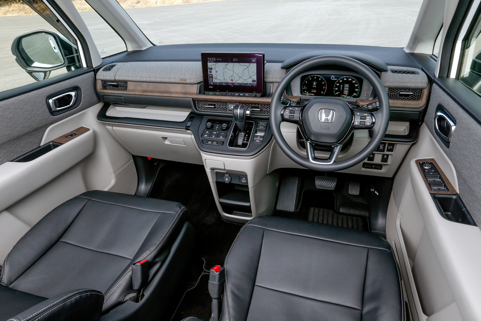 インテリアパネル：写真はSPADA