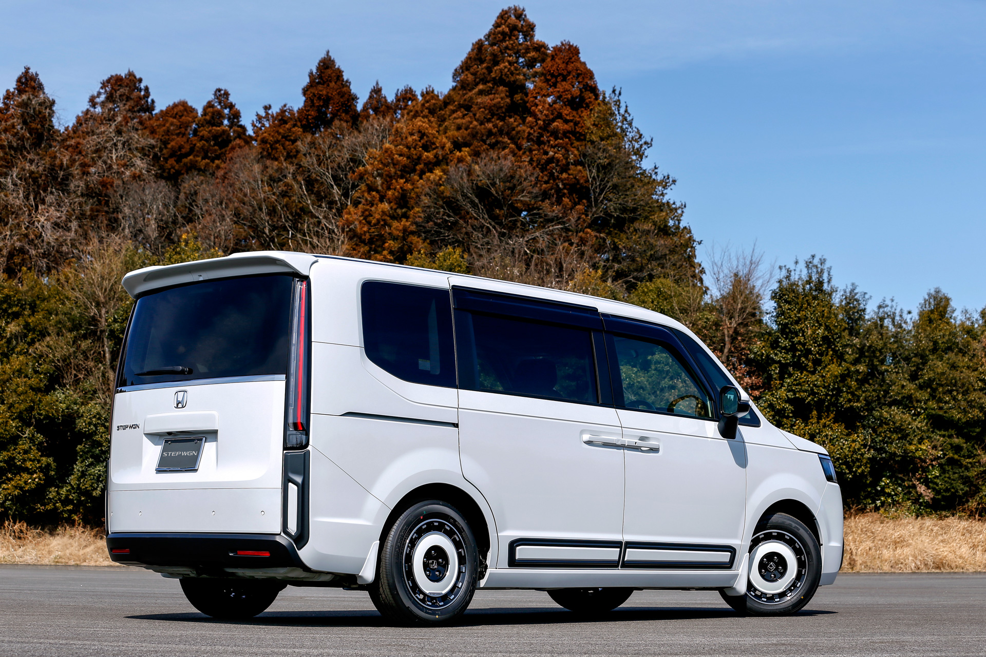 「AIR（エアー）」に「SPORTS MIX」をキーワードにしたエクステリアアイテムを設定