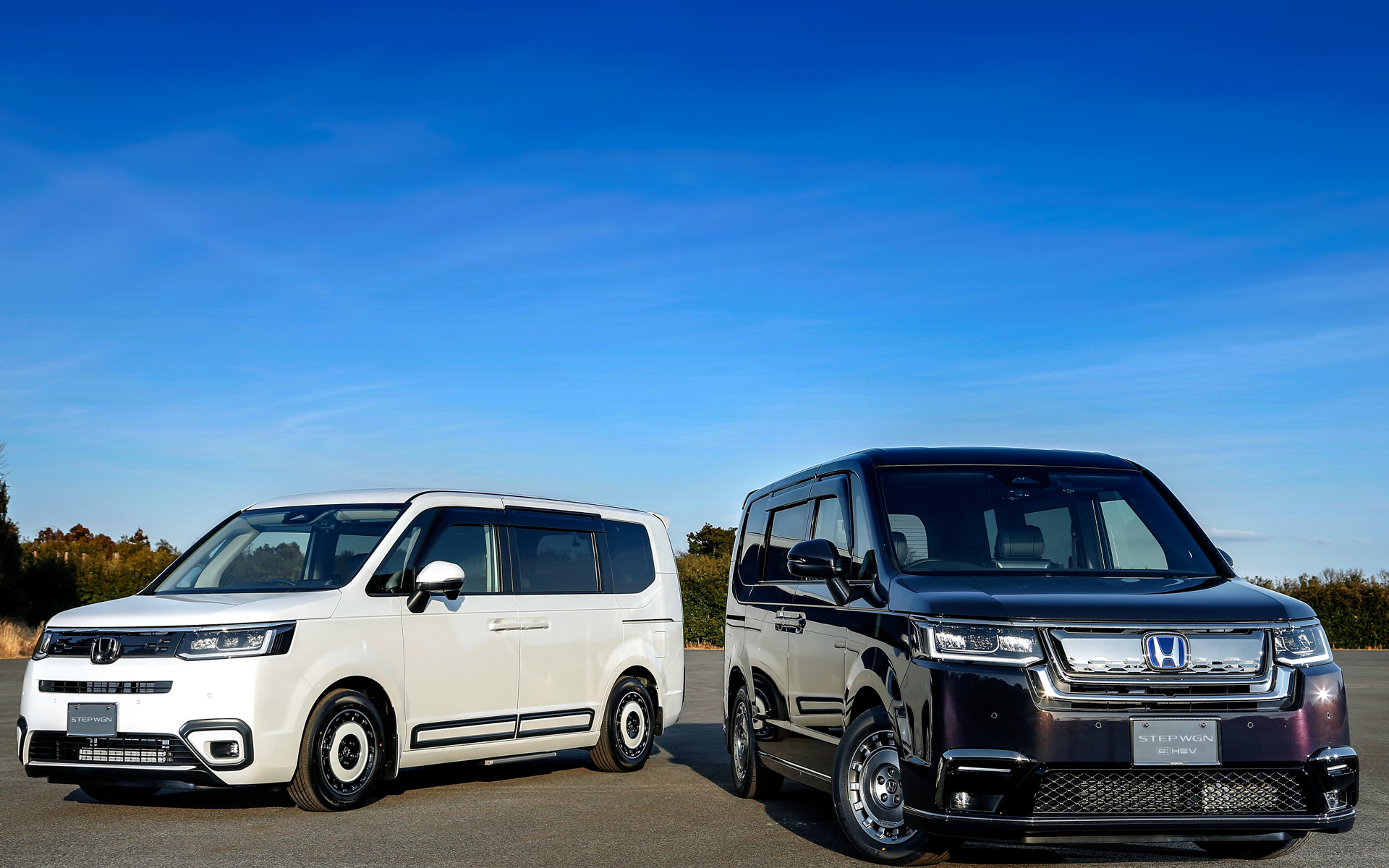 新型ステップワゴンに「SPORTS MIX」と「Emotional Solid」2つのスタイルを提案するホンダアクセス