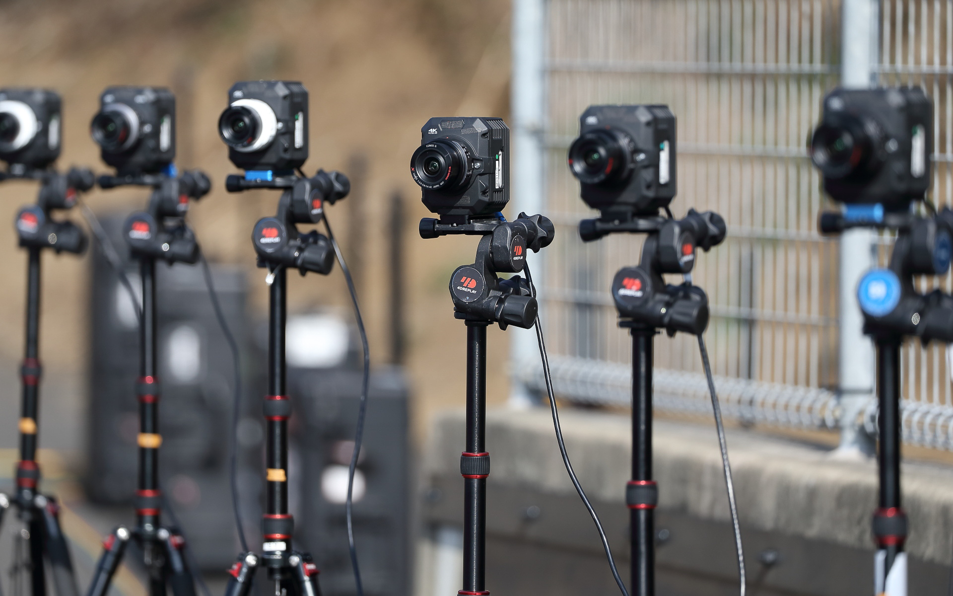 1台20万円という4Kカメラがずらりと並ぶ。60台なので単純計算で……