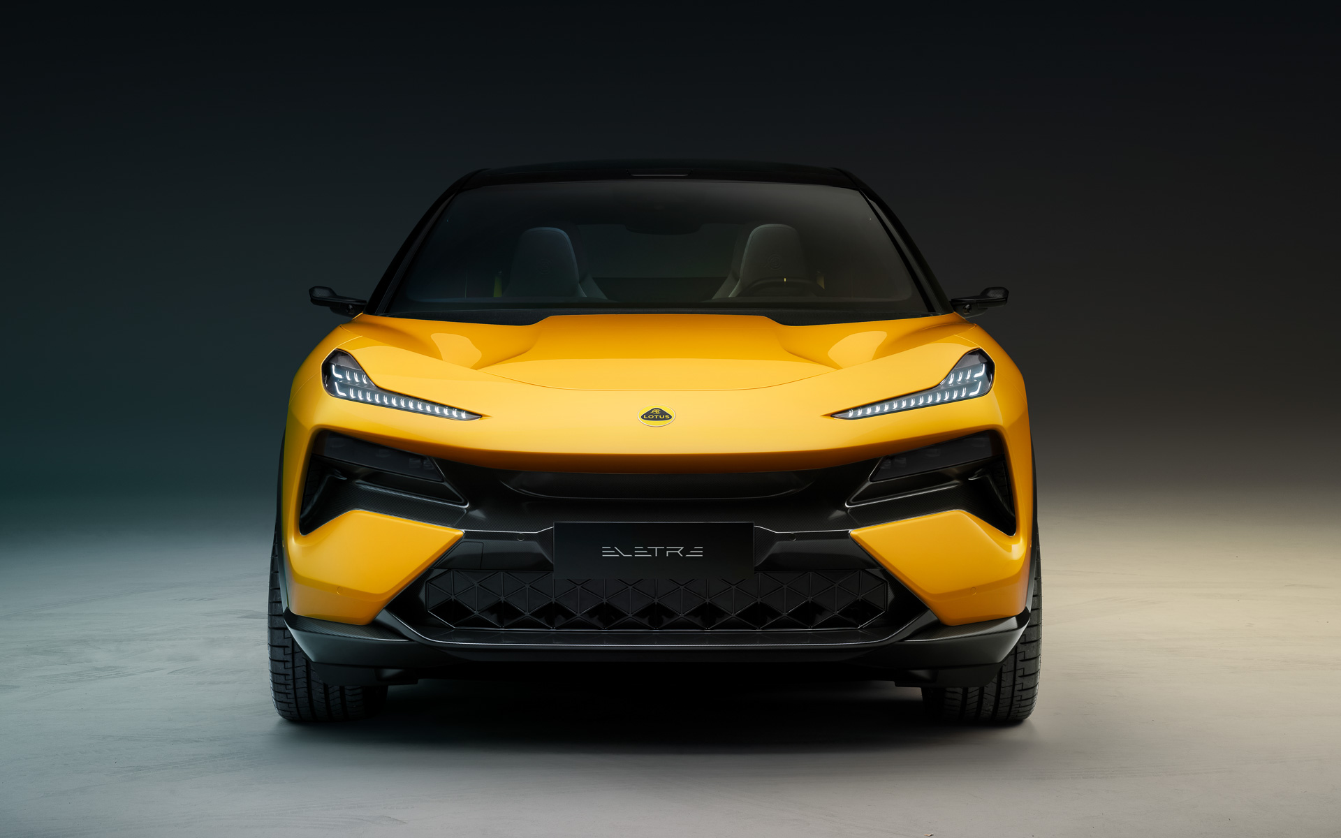 エレトレのボディサイズは5103×2231×1630mm（全長×全幅×全高。電動リアミラーディスプレイ車の全幅は2135mm）、ホイールベースは3019mm